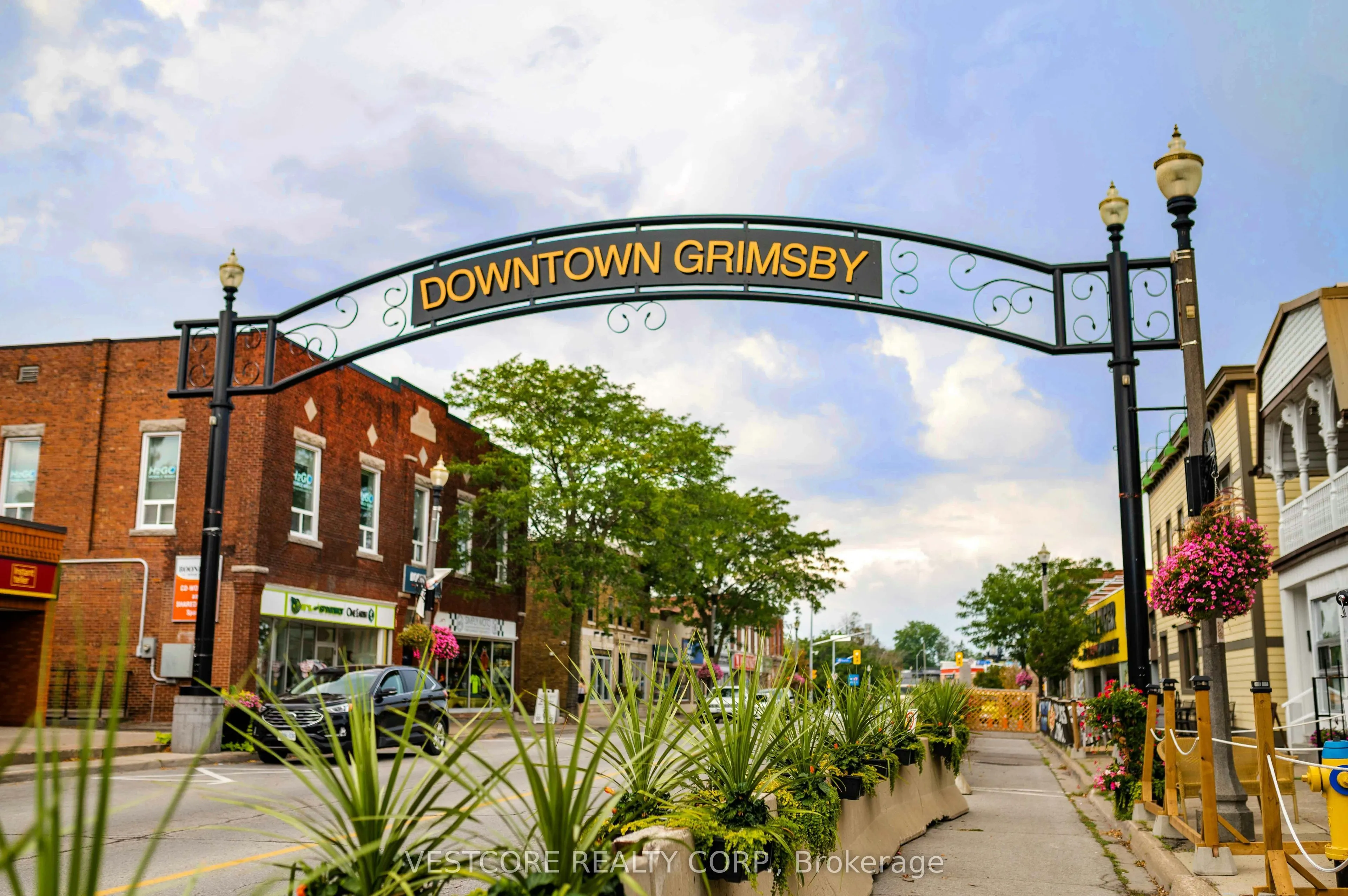 99 Main Street E