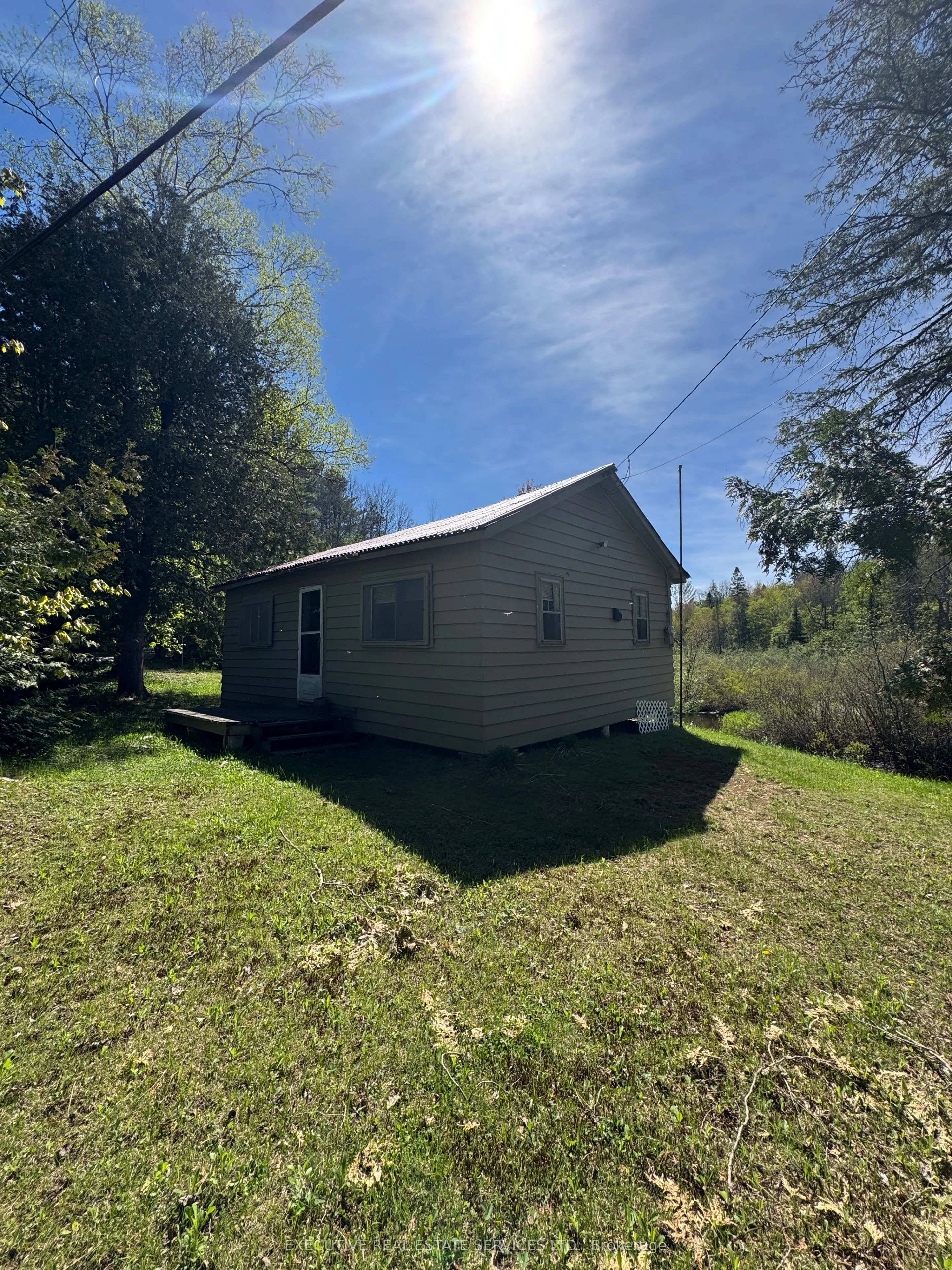1438 Echo Lake Road