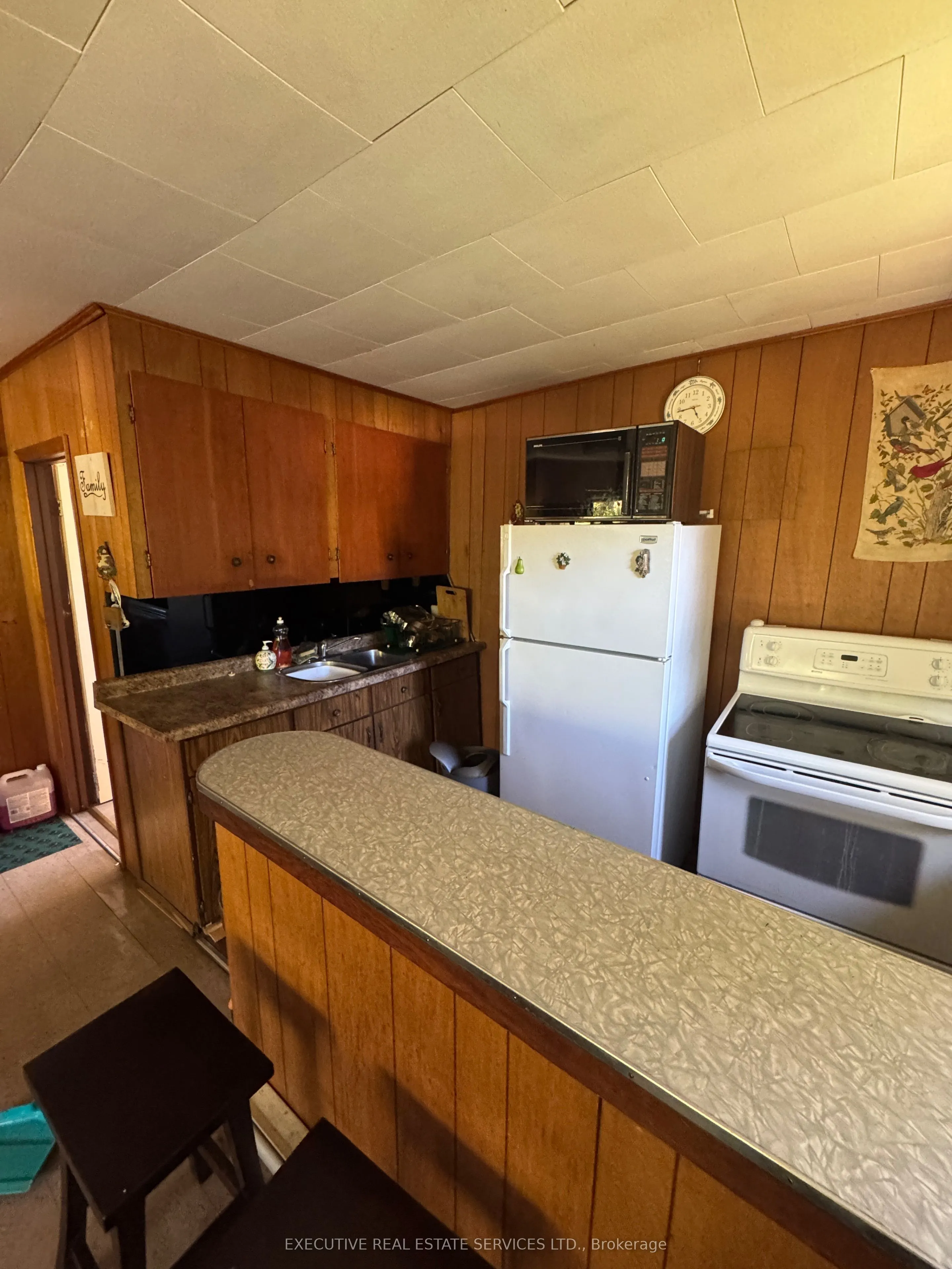 1438 Echo Lake Road