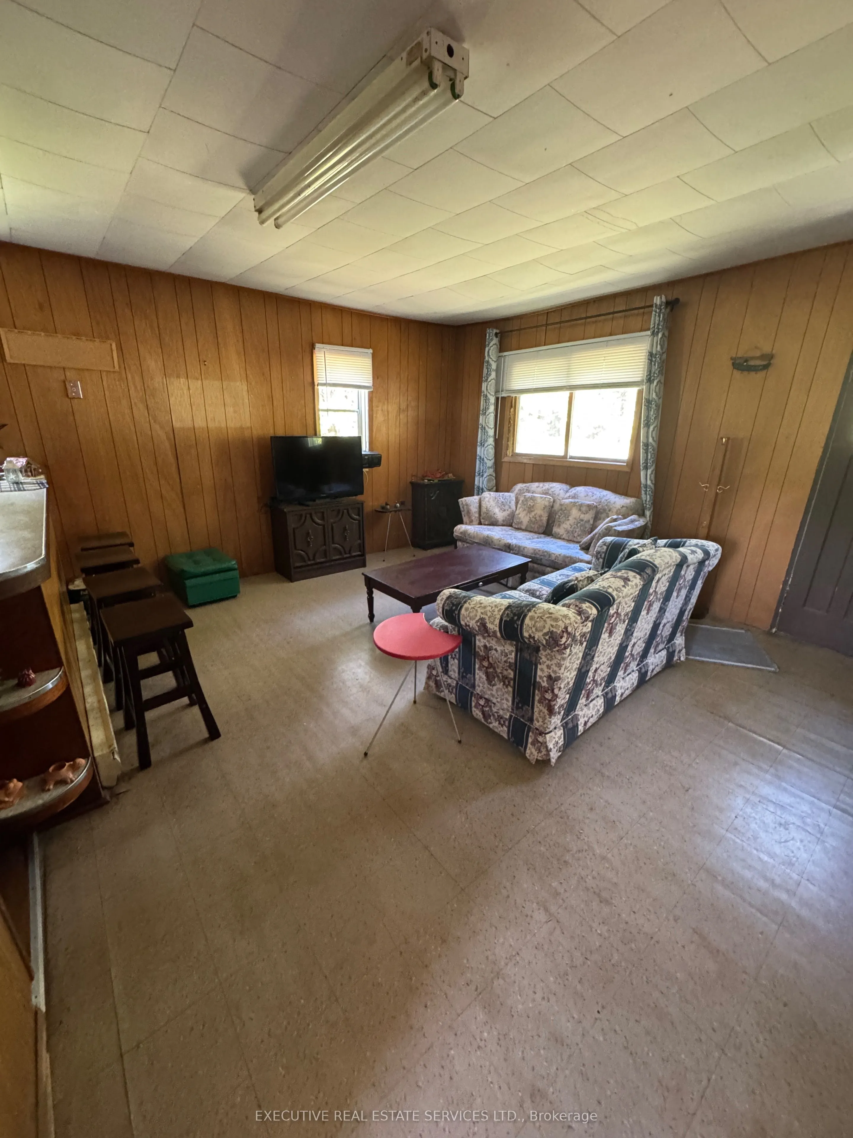 1438 Echo Lake Road