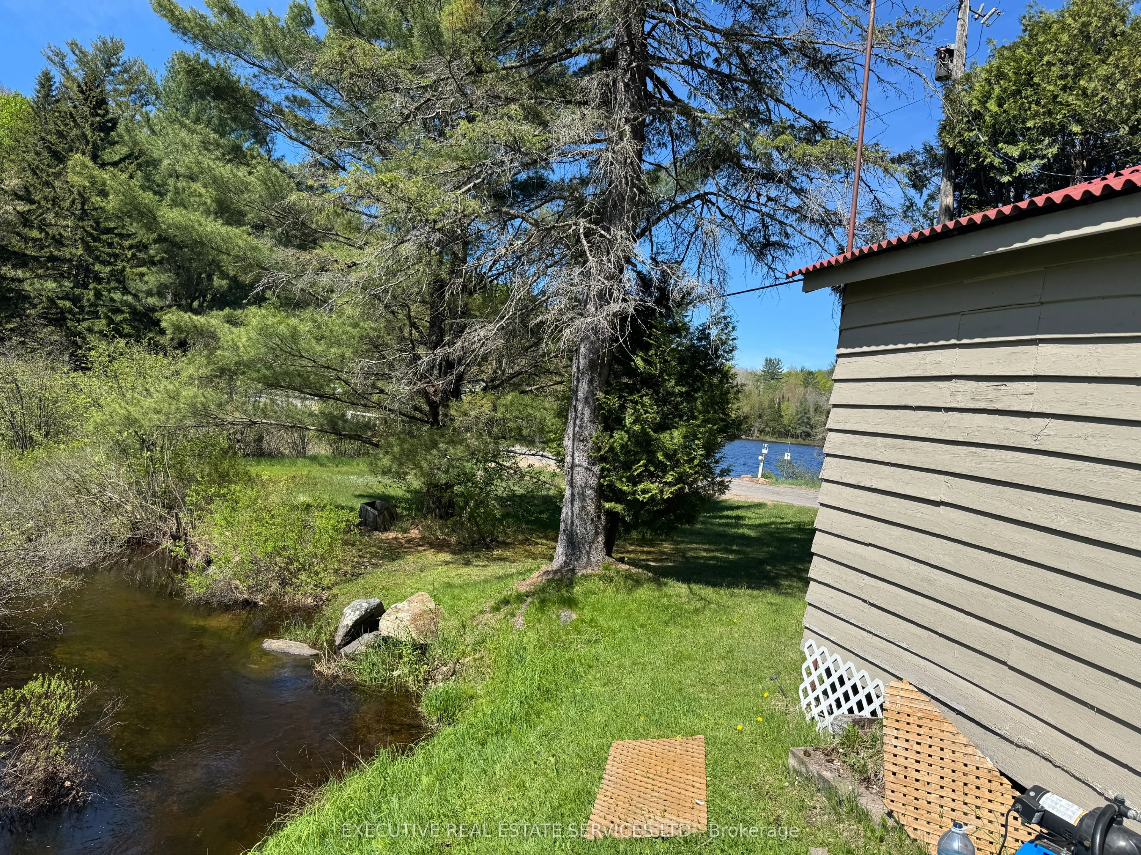 1438 Echo Lake Road