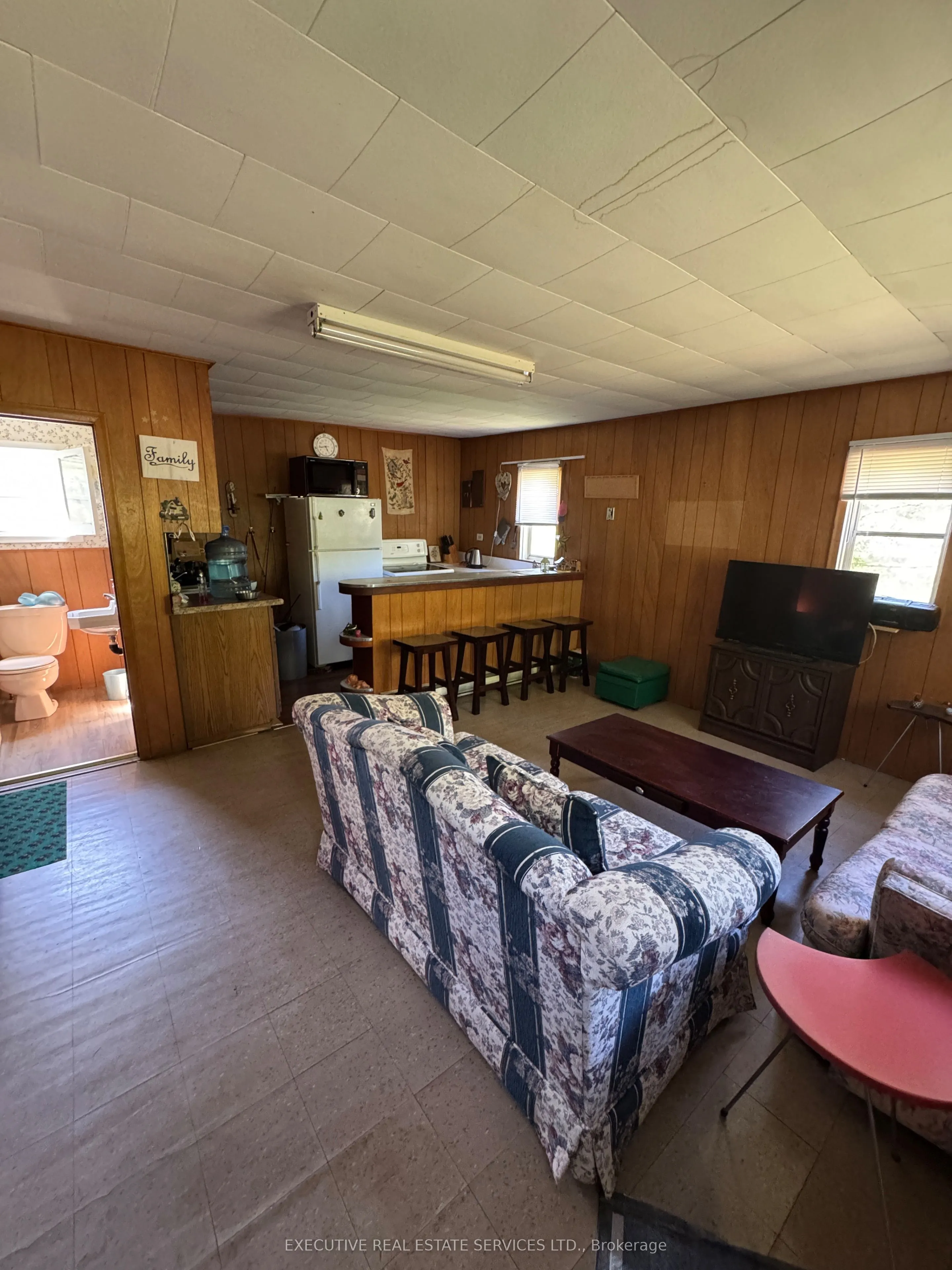 1438 Echo Lake Road