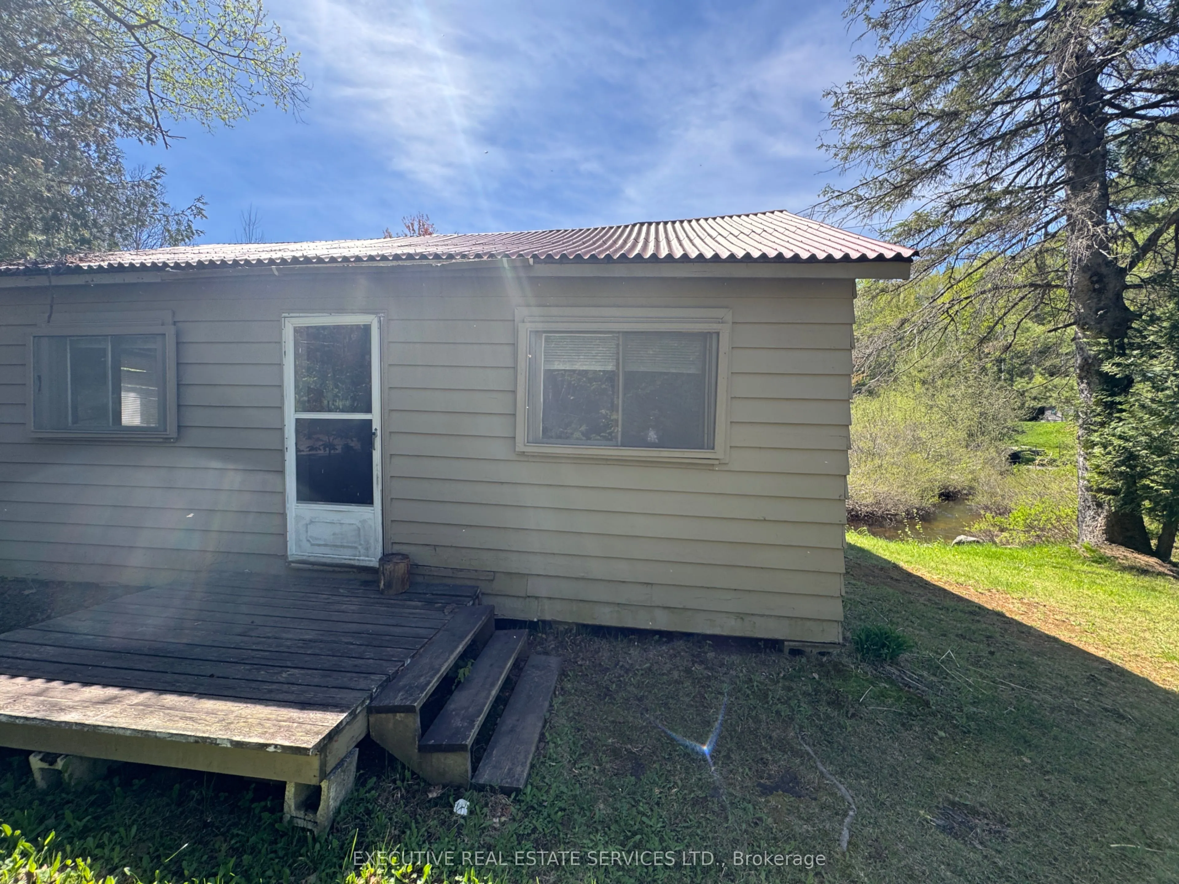 1438 Echo Lake Road