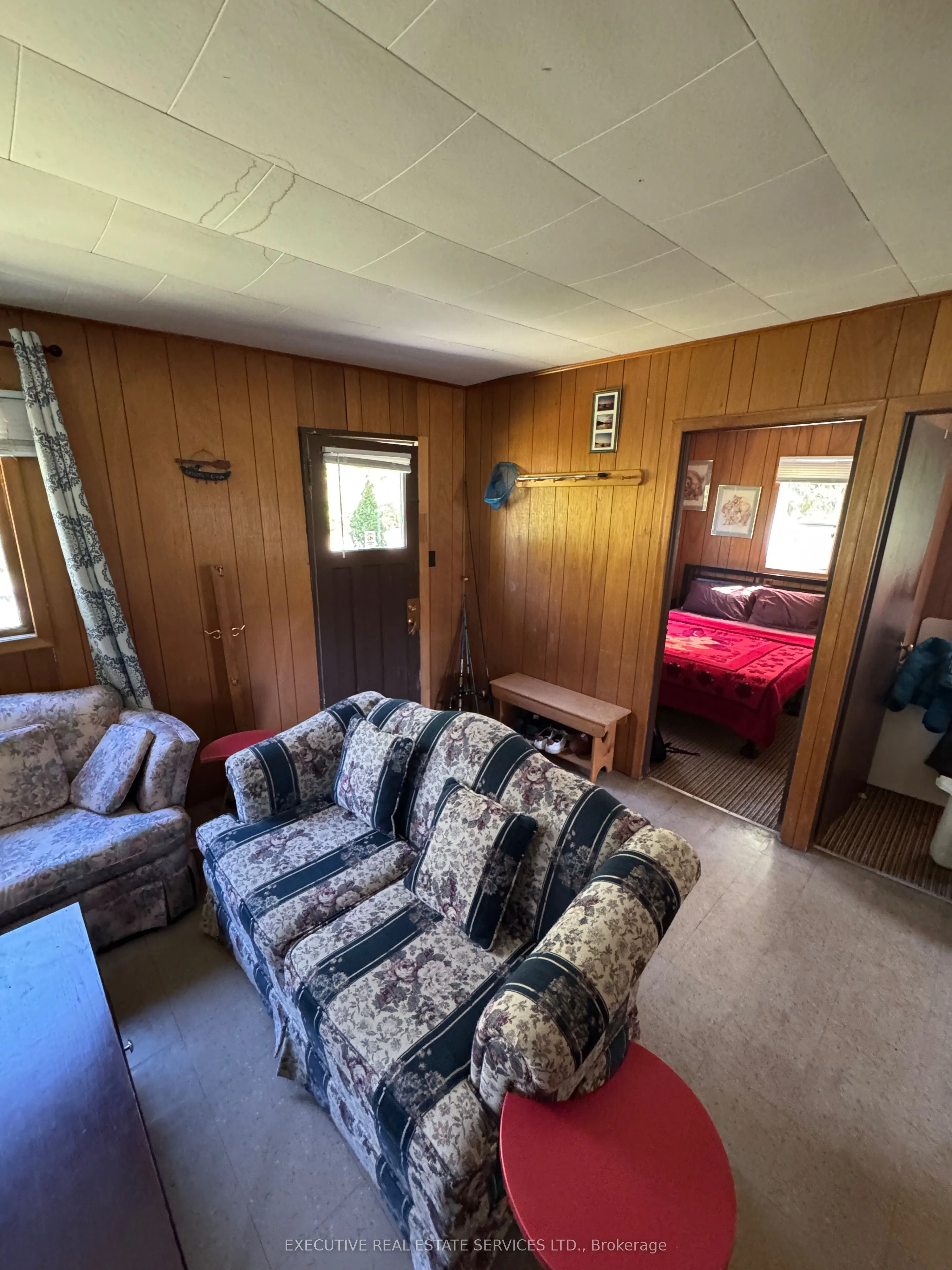 1438 Echo Lake Road