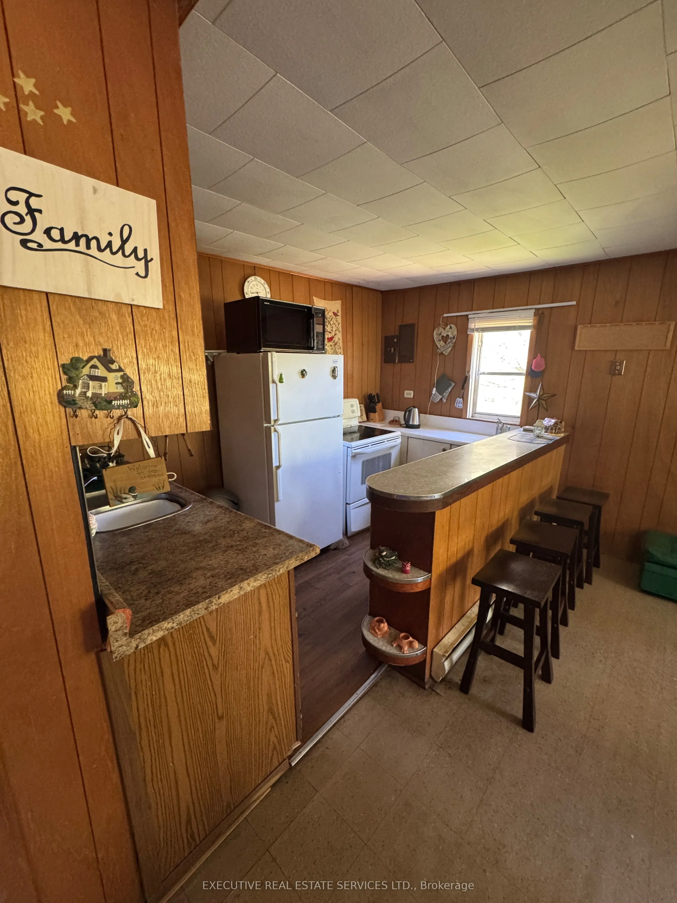 1438 Echo Lake Road
