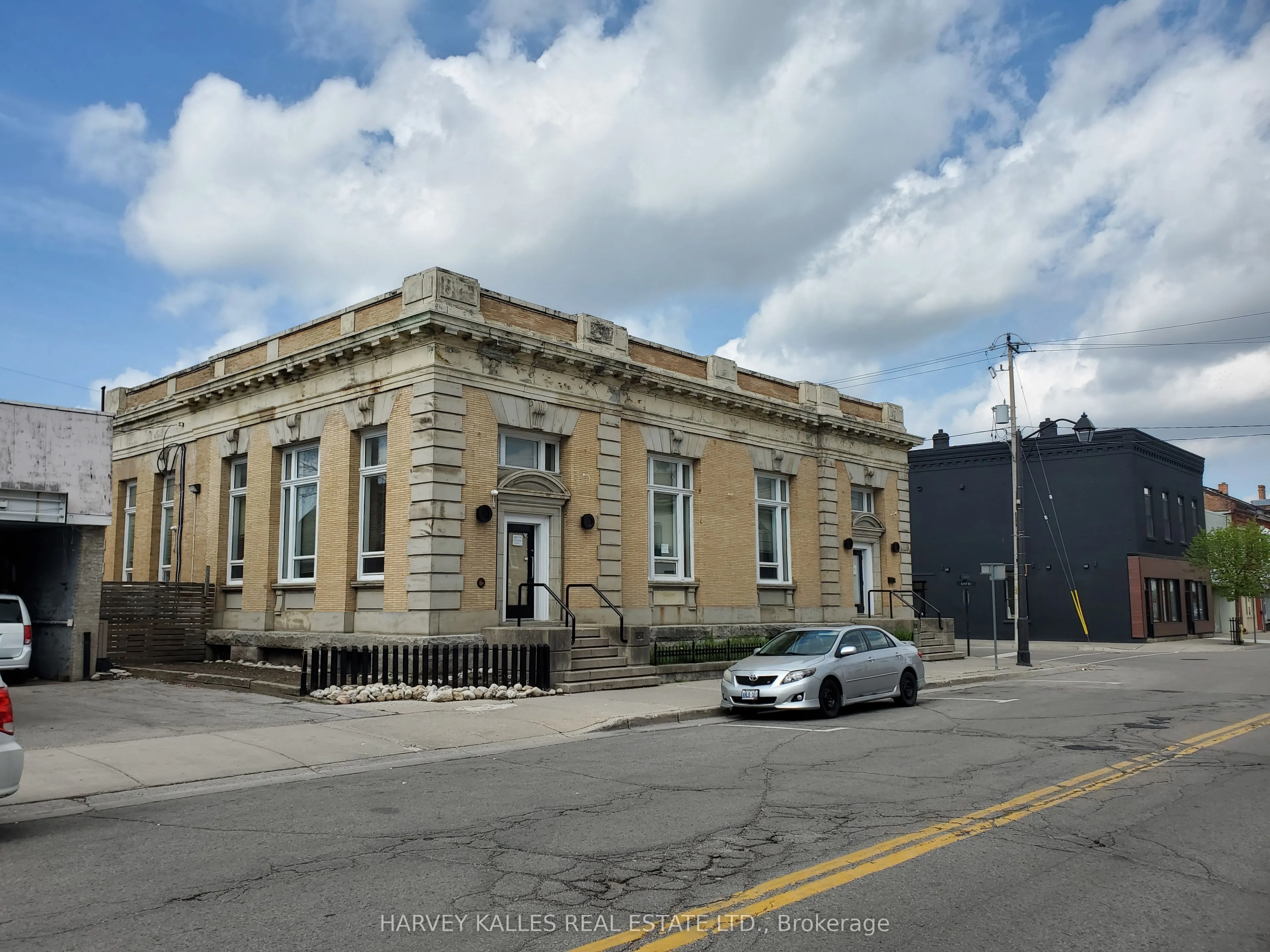 45 Peel Street, #C