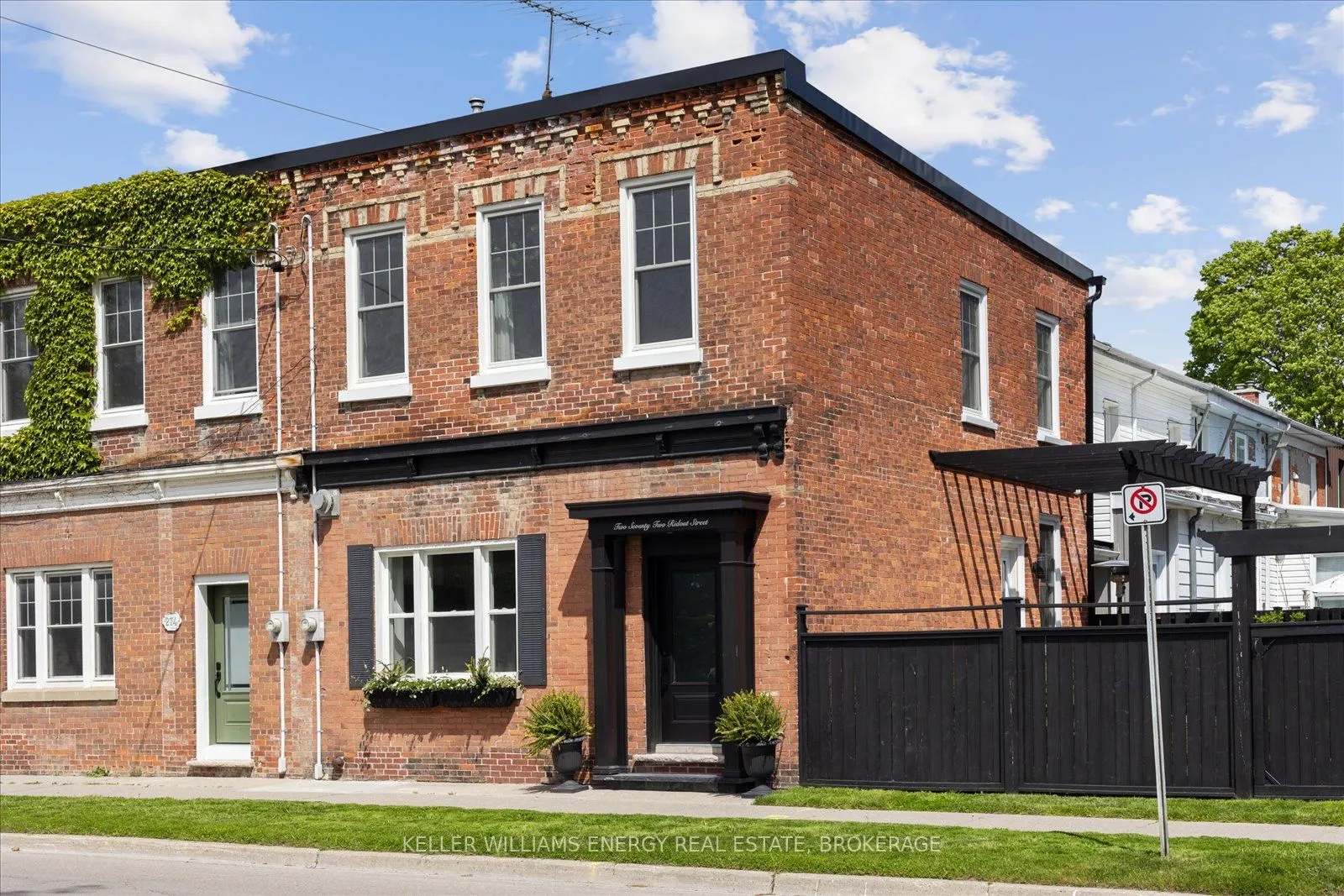 272 Ridout Street