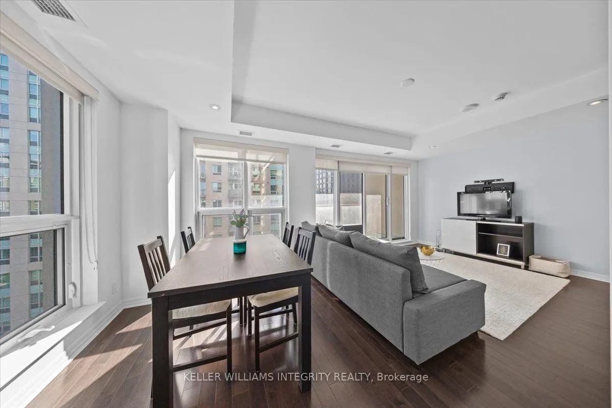 242 RIDEAU Street, #909