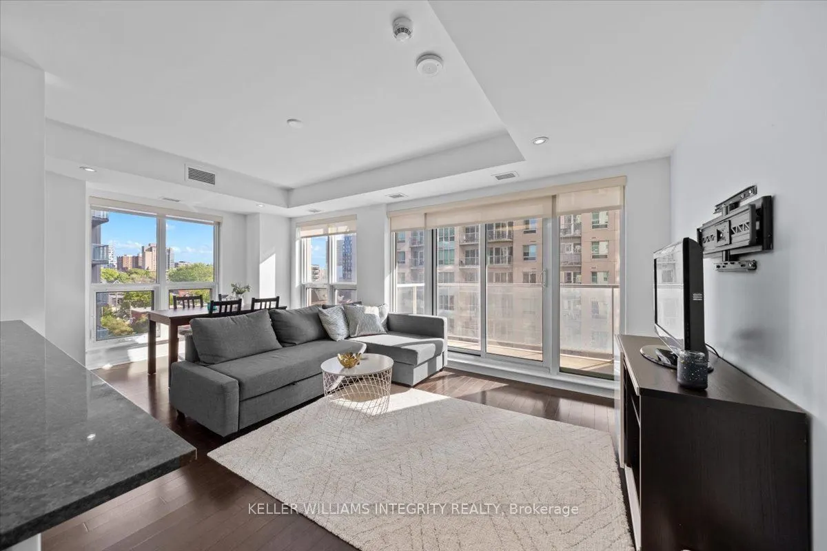 242 RIDEAU Street, #909