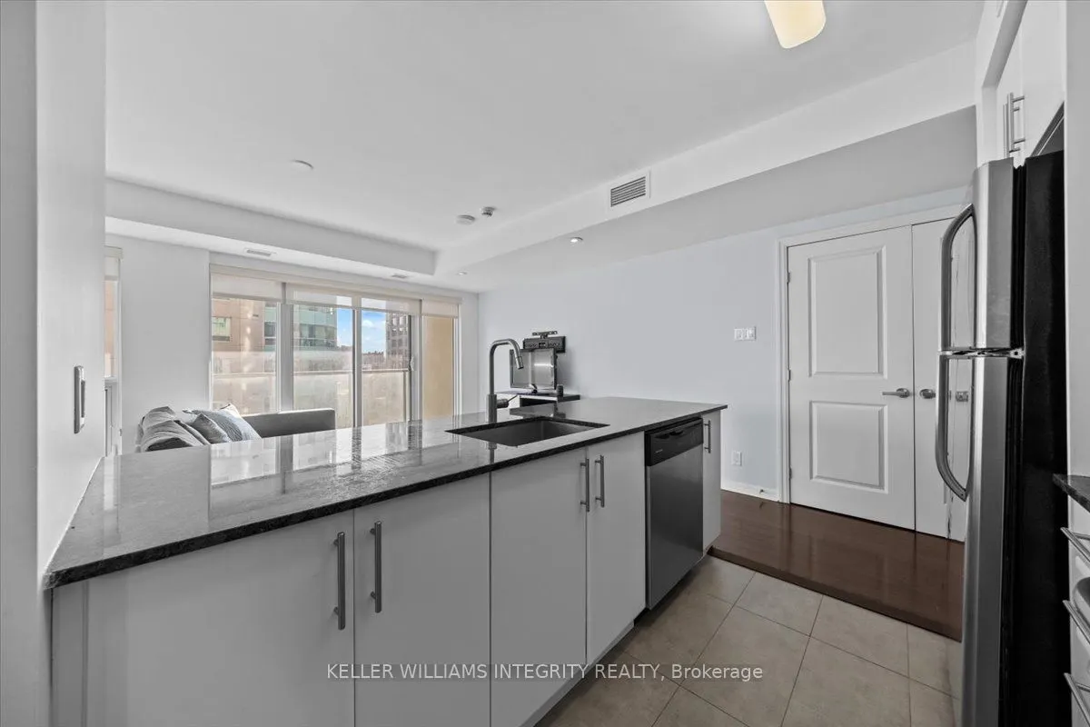 242 RIDEAU Street, #909