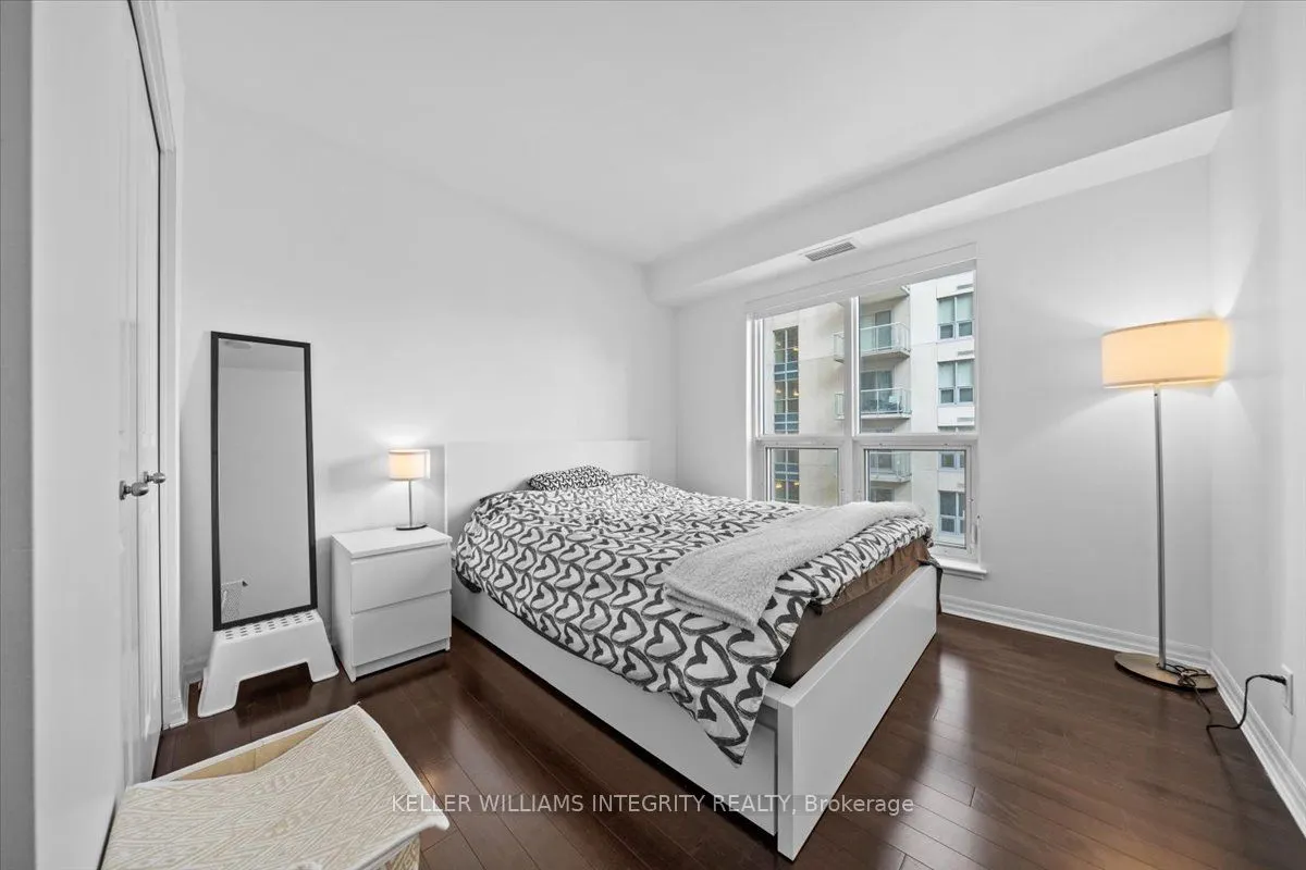 242 RIDEAU Street, #909