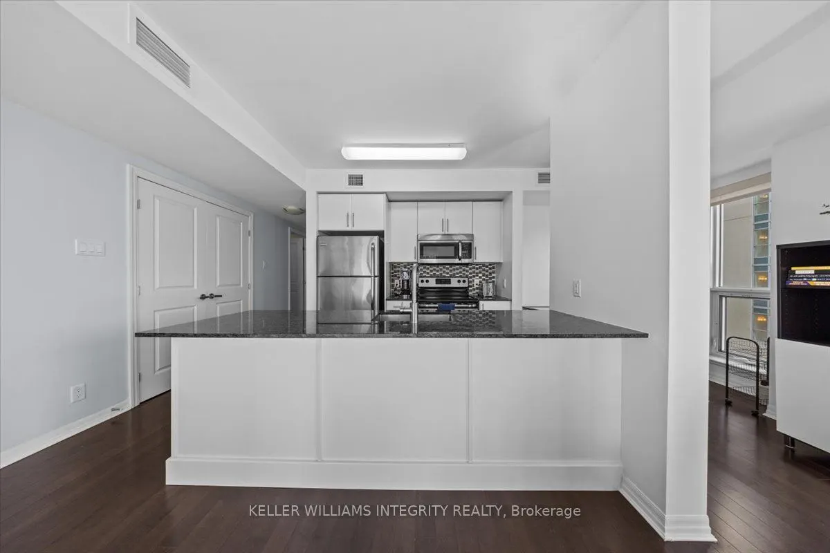 242 RIDEAU Street, #909