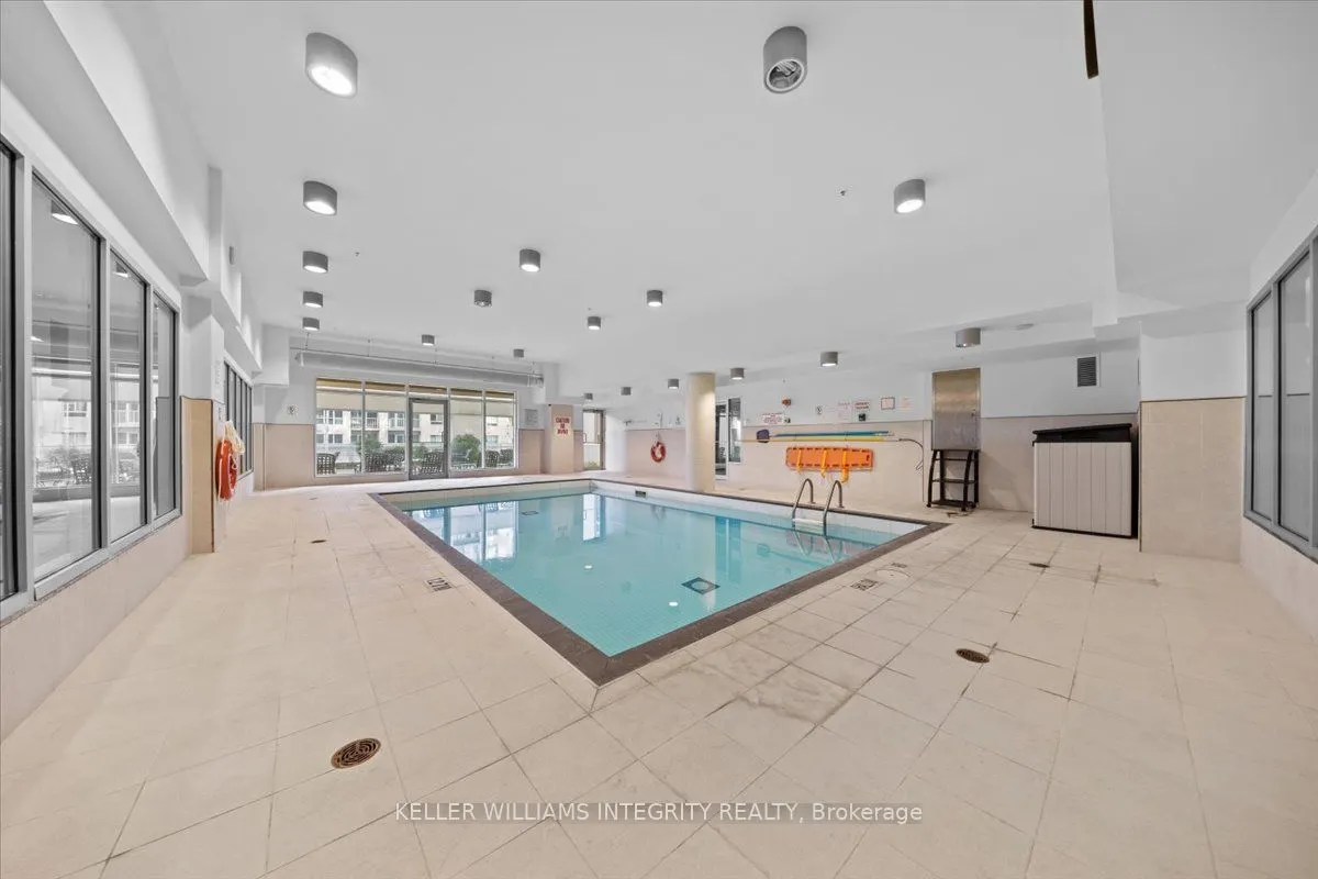 242 RIDEAU Street, #909