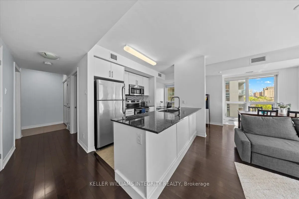 242 RIDEAU Street, #909