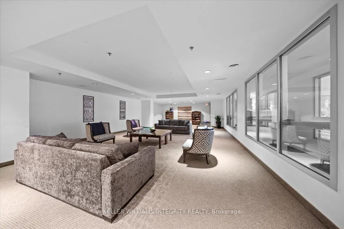242 RIDEAU Street, #909