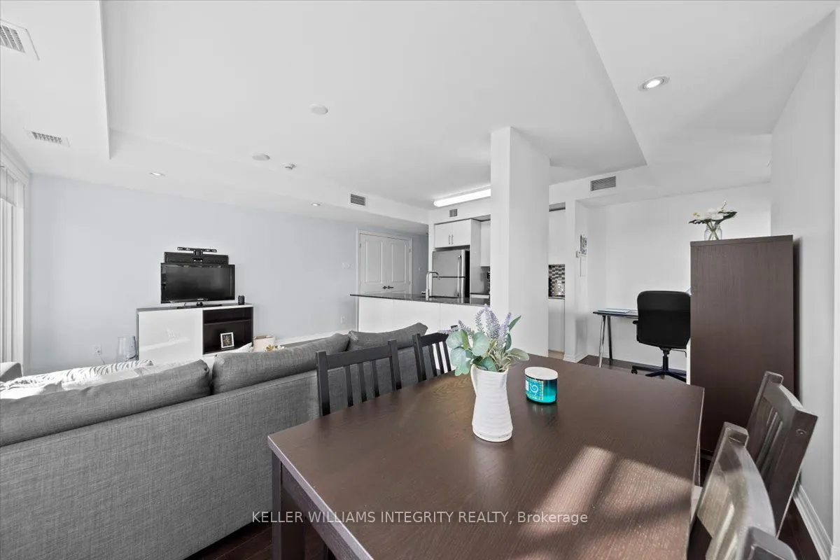 242 RIDEAU Street, #909