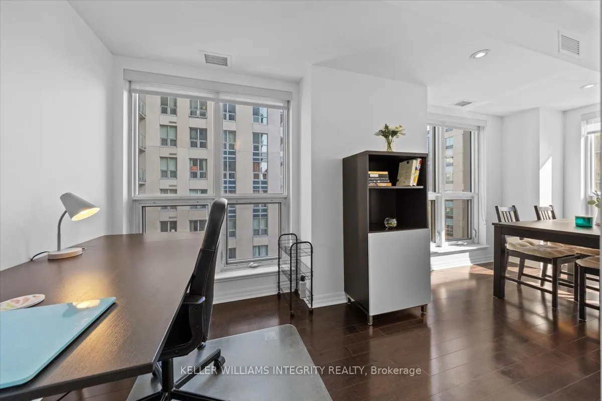 242 RIDEAU Street, #909