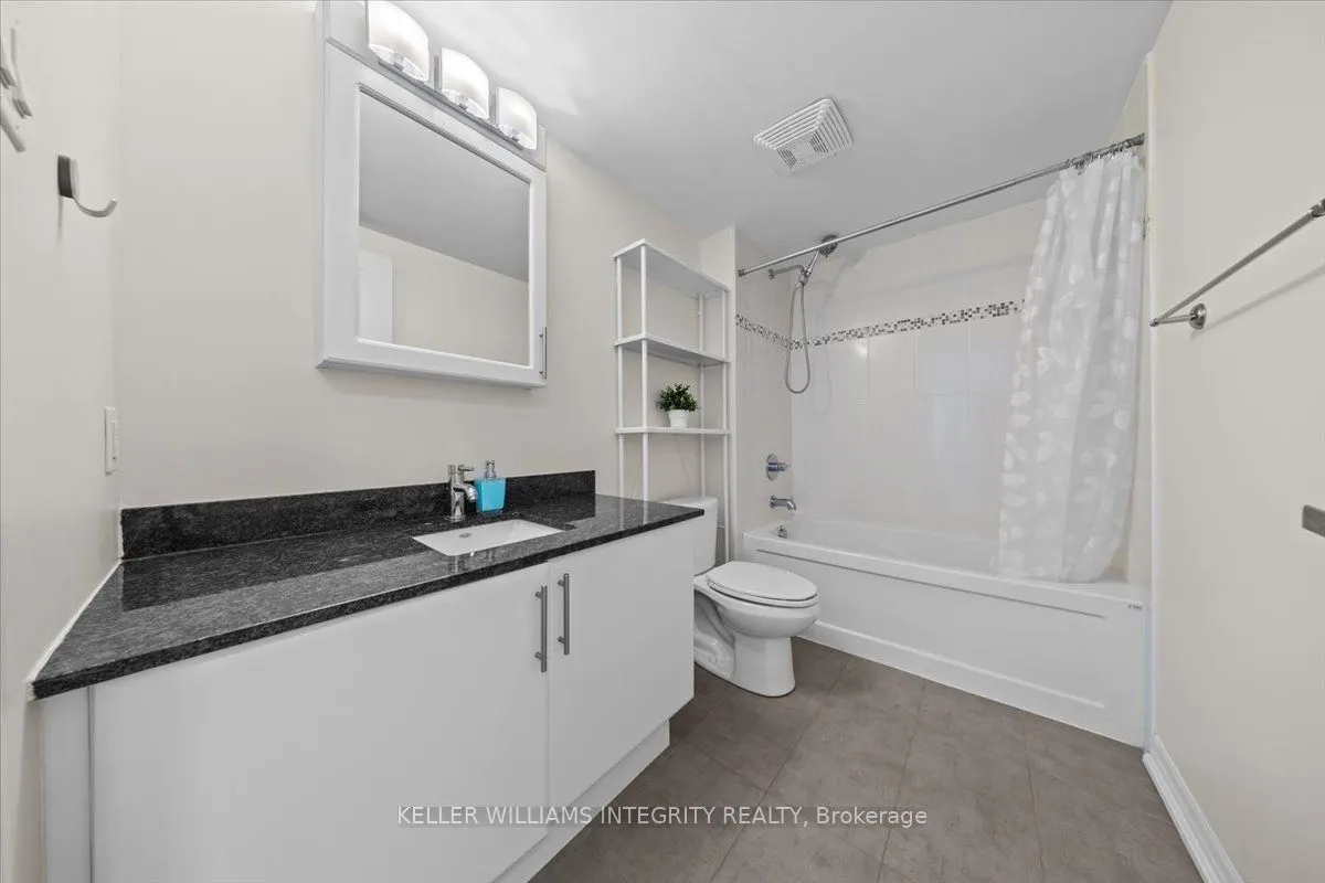 242 RIDEAU Street, #909