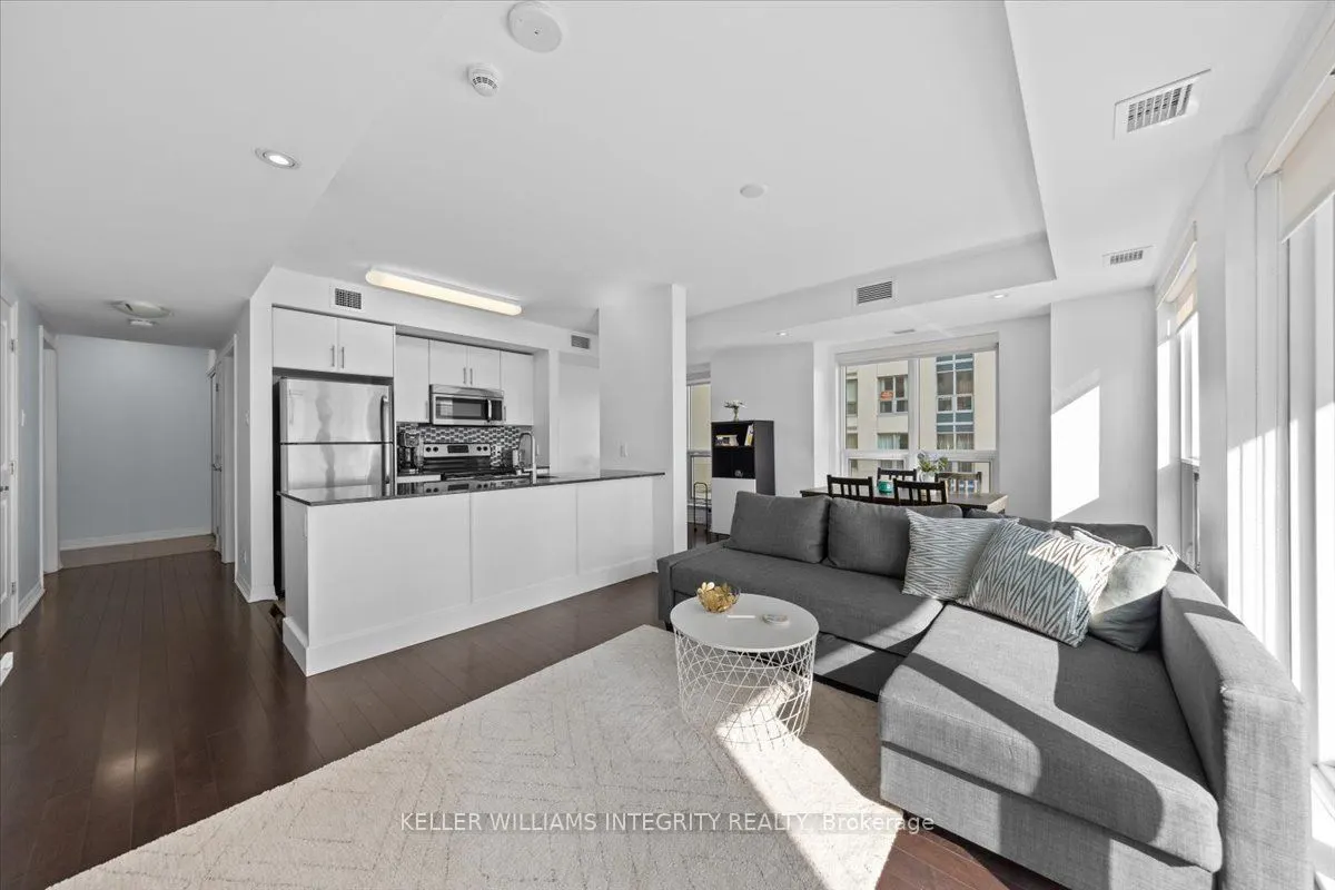 242 RIDEAU Street, #909