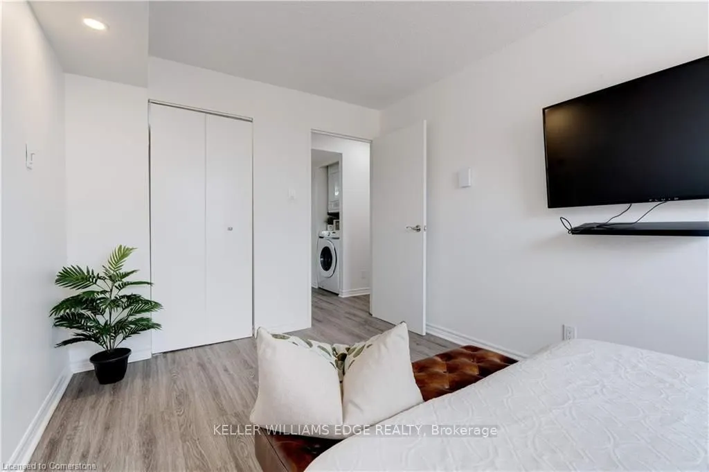 175 Hunter Street E, #409