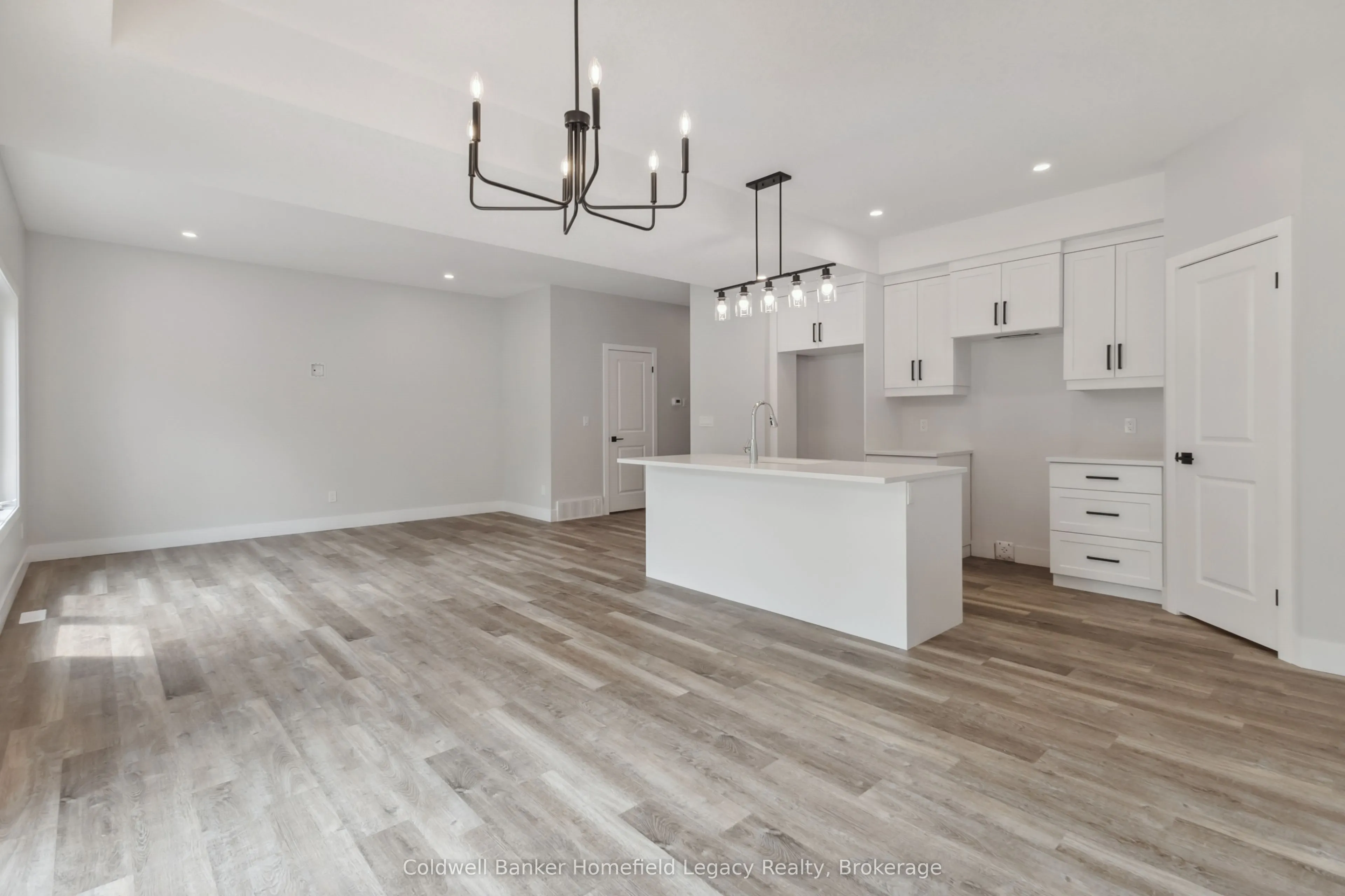 165 Egan Avenue, #4