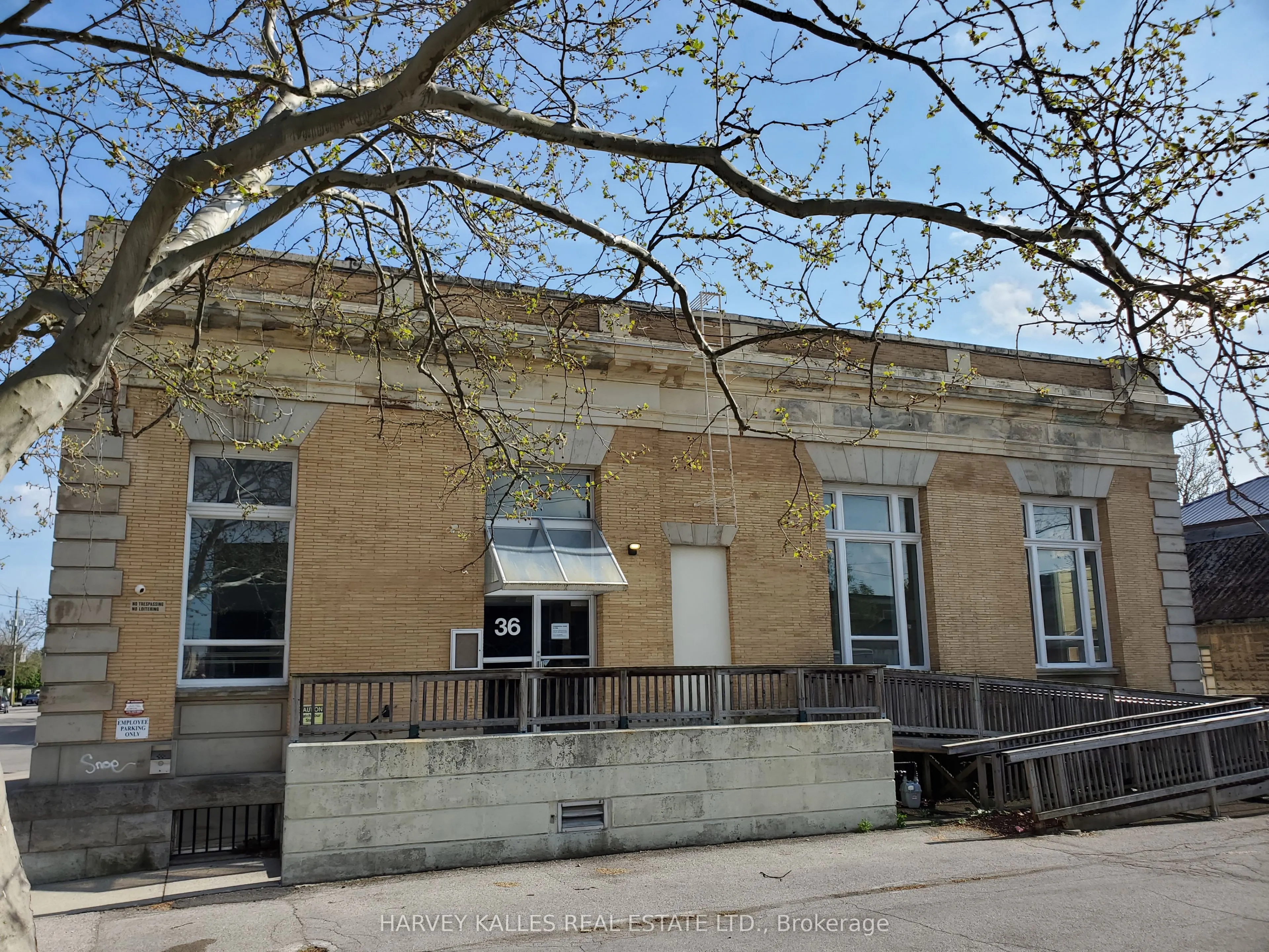 45 Peel Street, #B