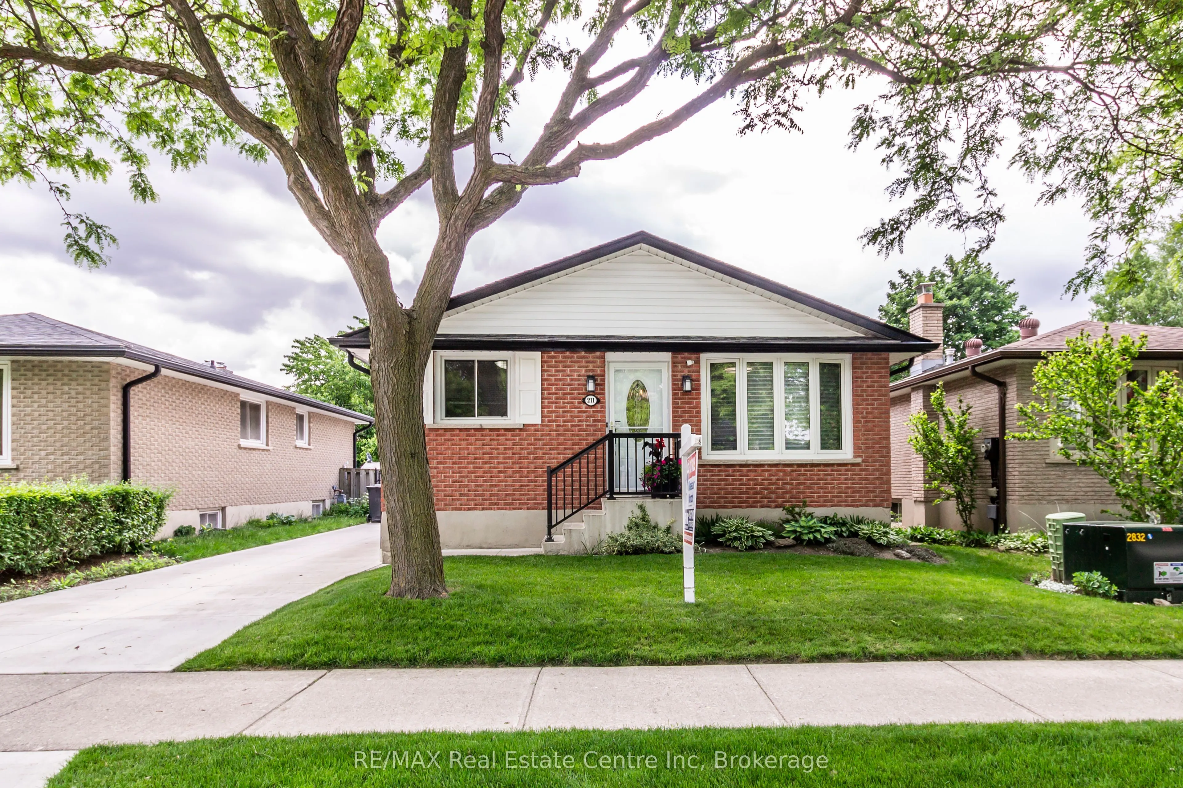 211 Hadati Road N