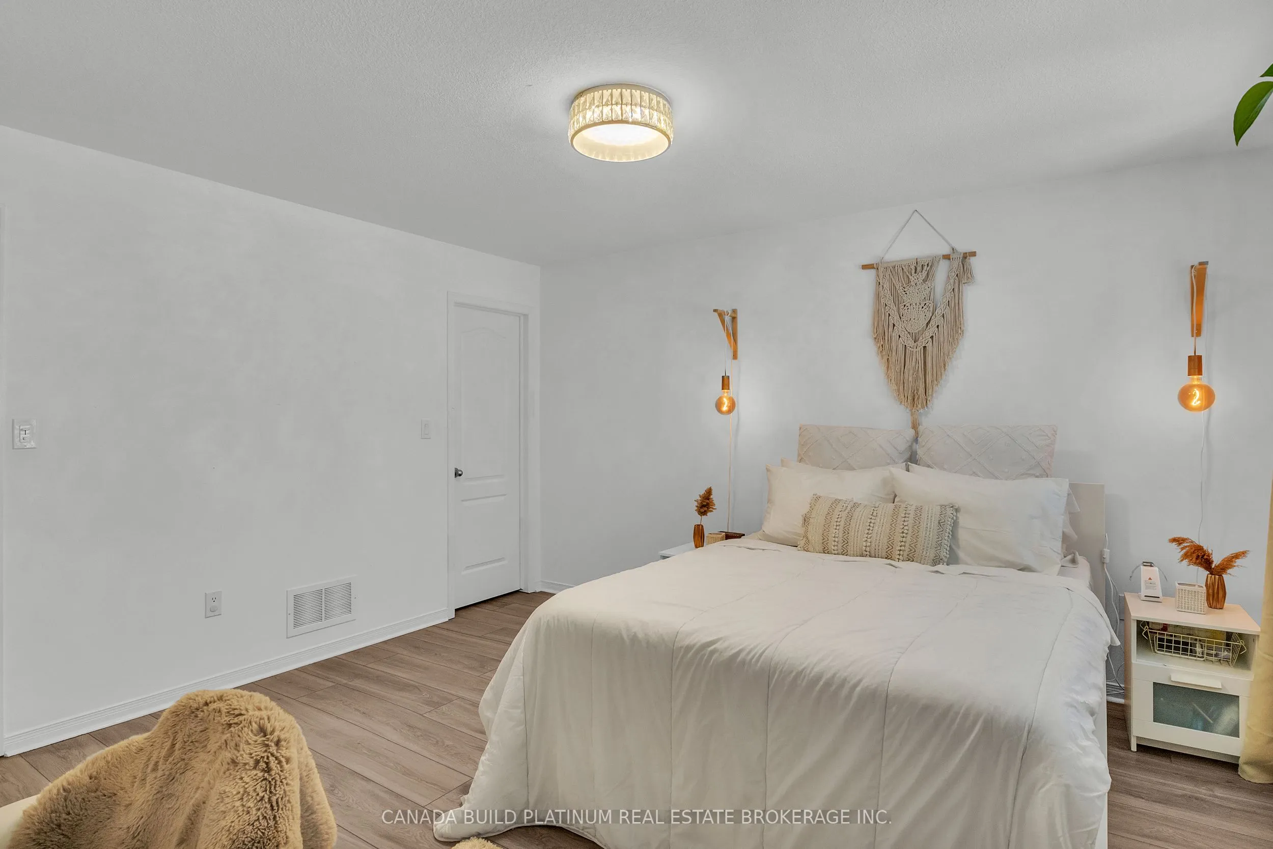 80 Palacebeach Trail