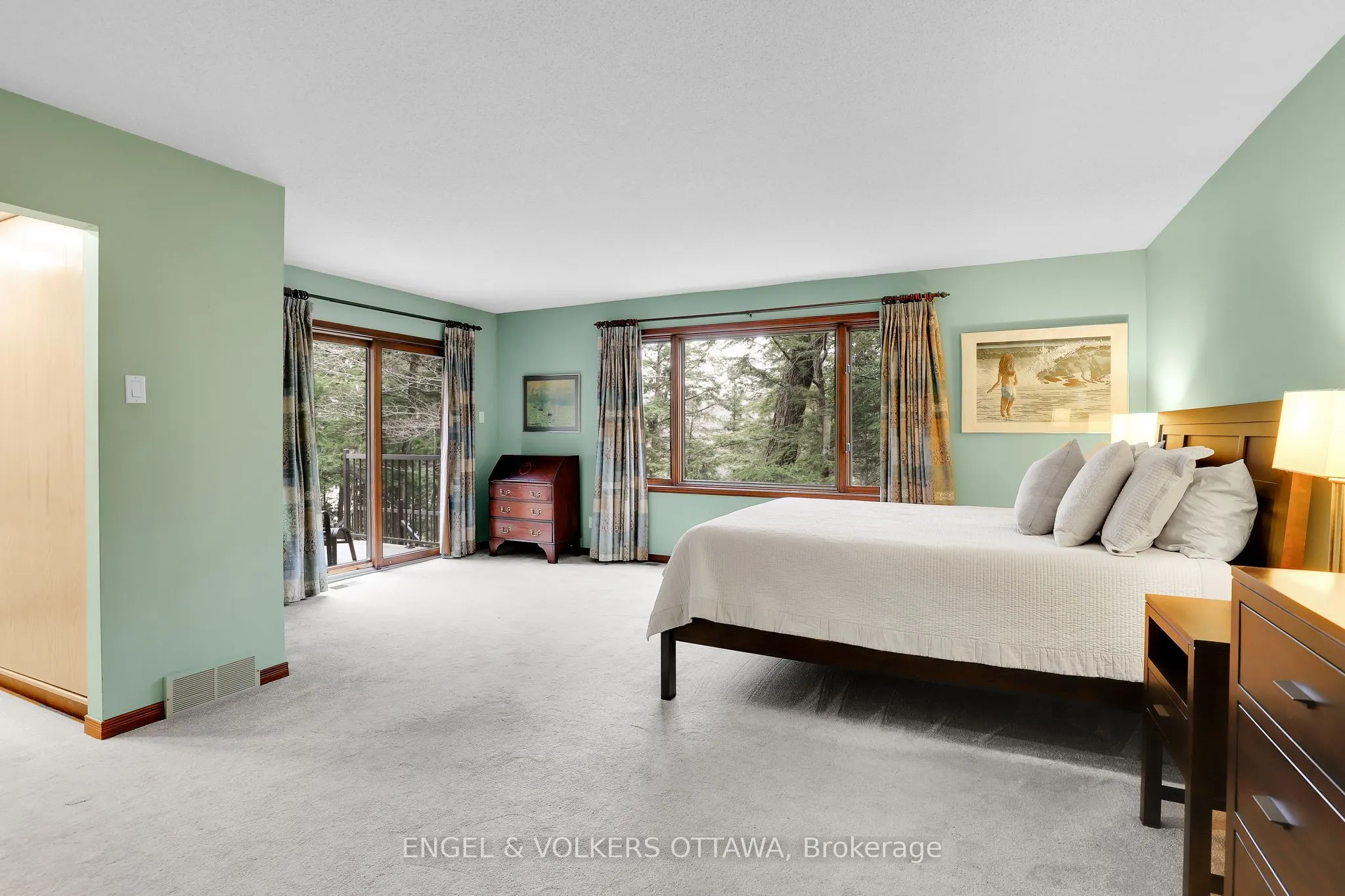 7 Deerfield Drive