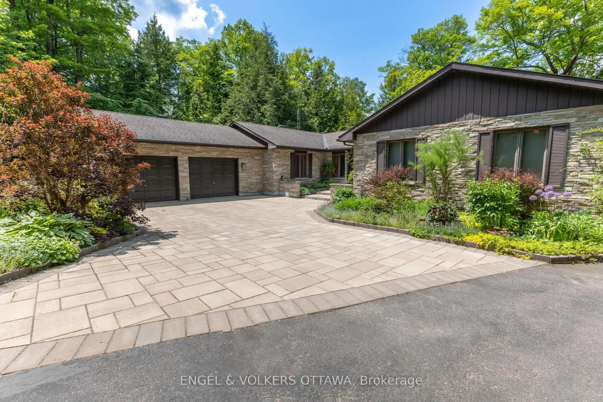 7 Deerfield Drive