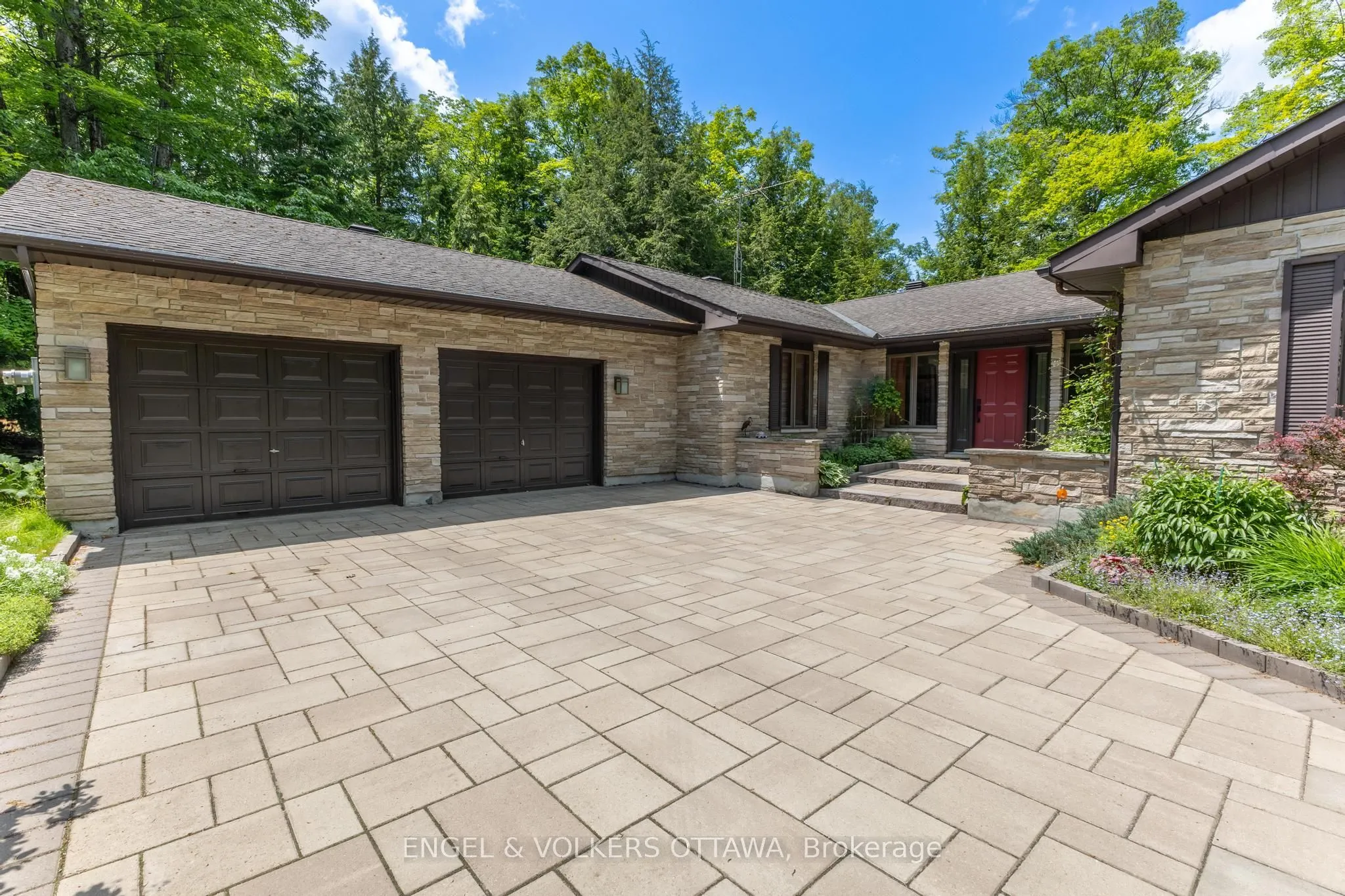 7 Deerfield Drive