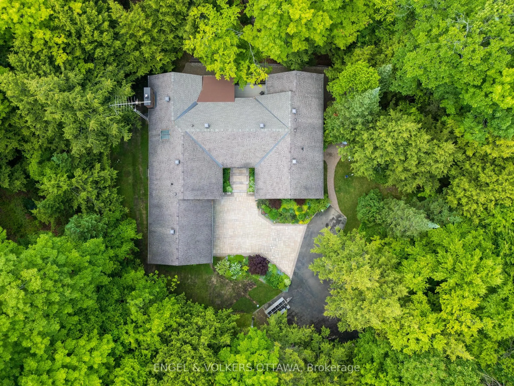 7 Deerfield Drive