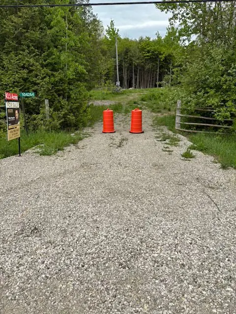 104264 Grey Road 18
