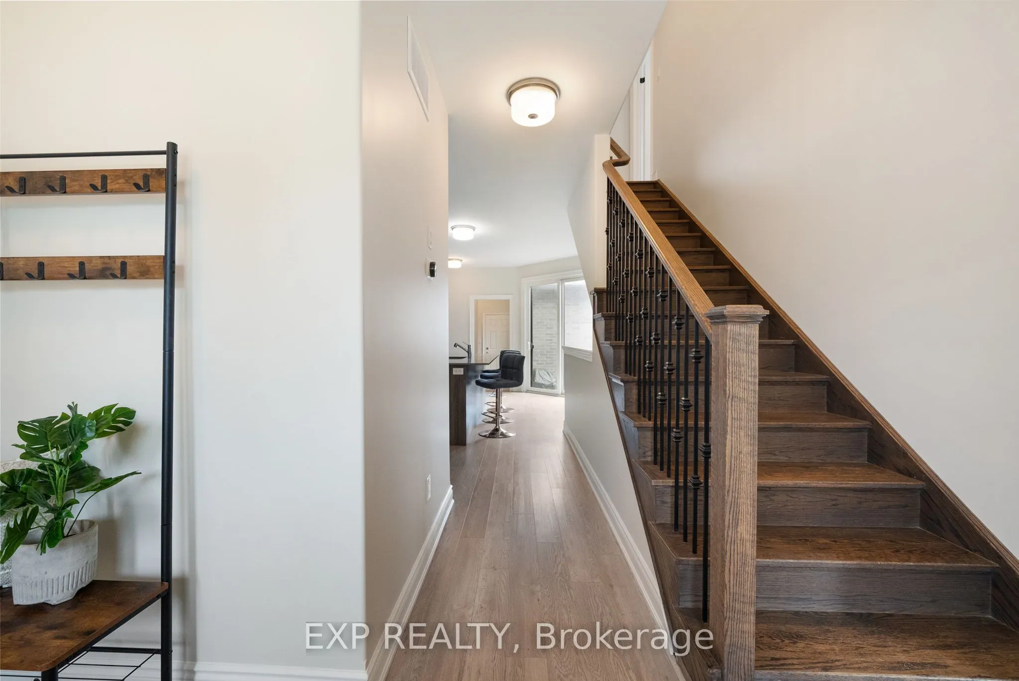 203 Strachan Street