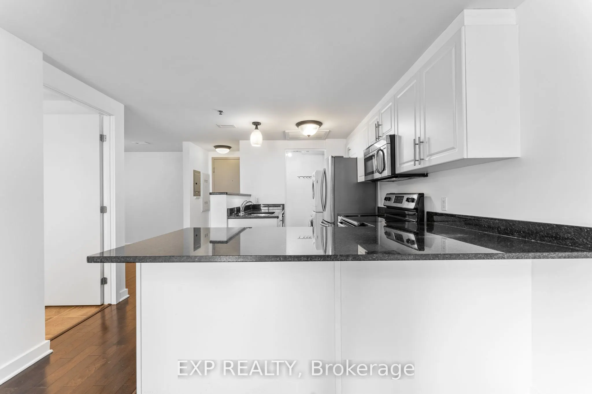 456 King Edward Avenue, #403