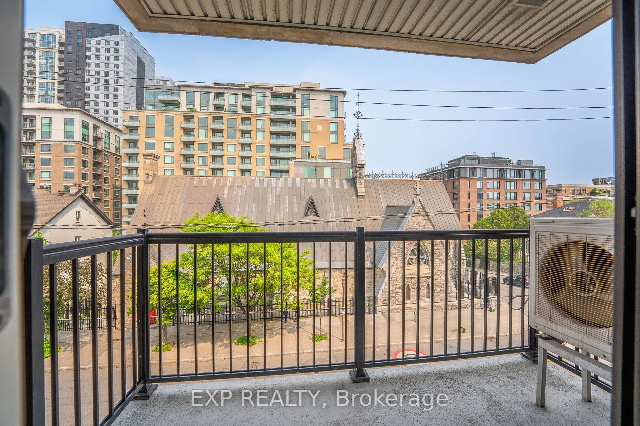 456 King Edward Avenue, #403