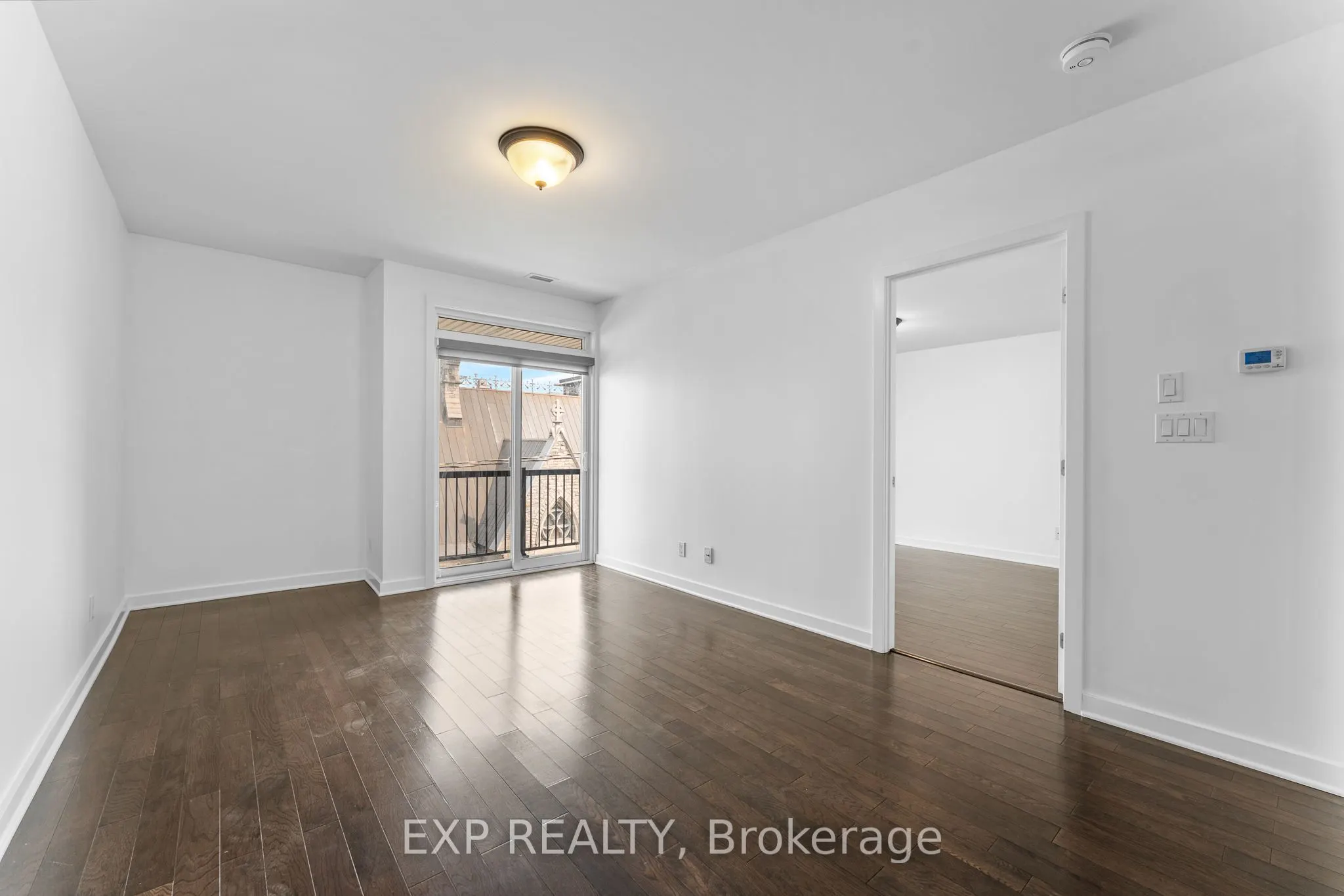 456 King Edward Avenue, #403