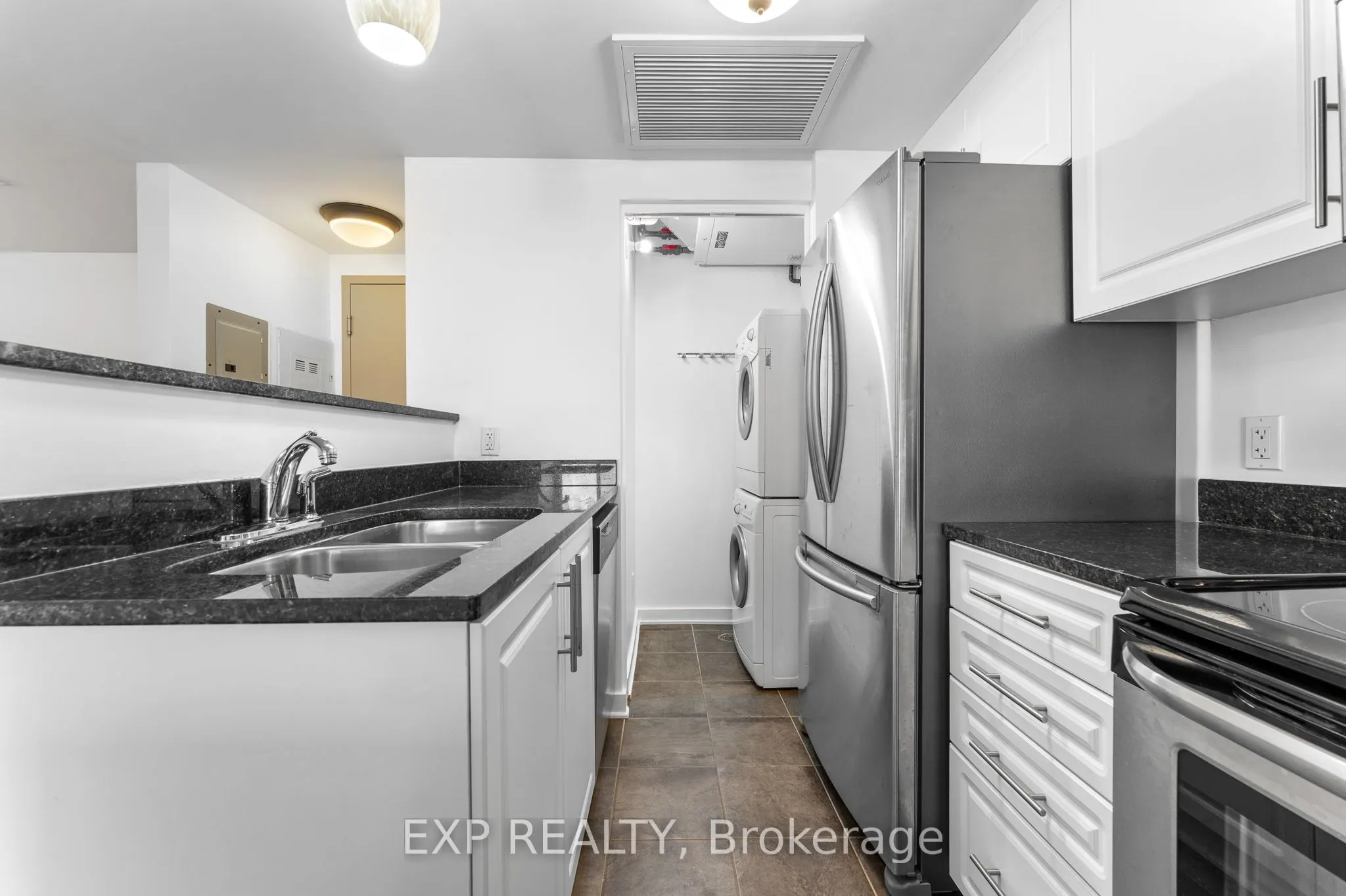 456 King Edward Avenue, #403