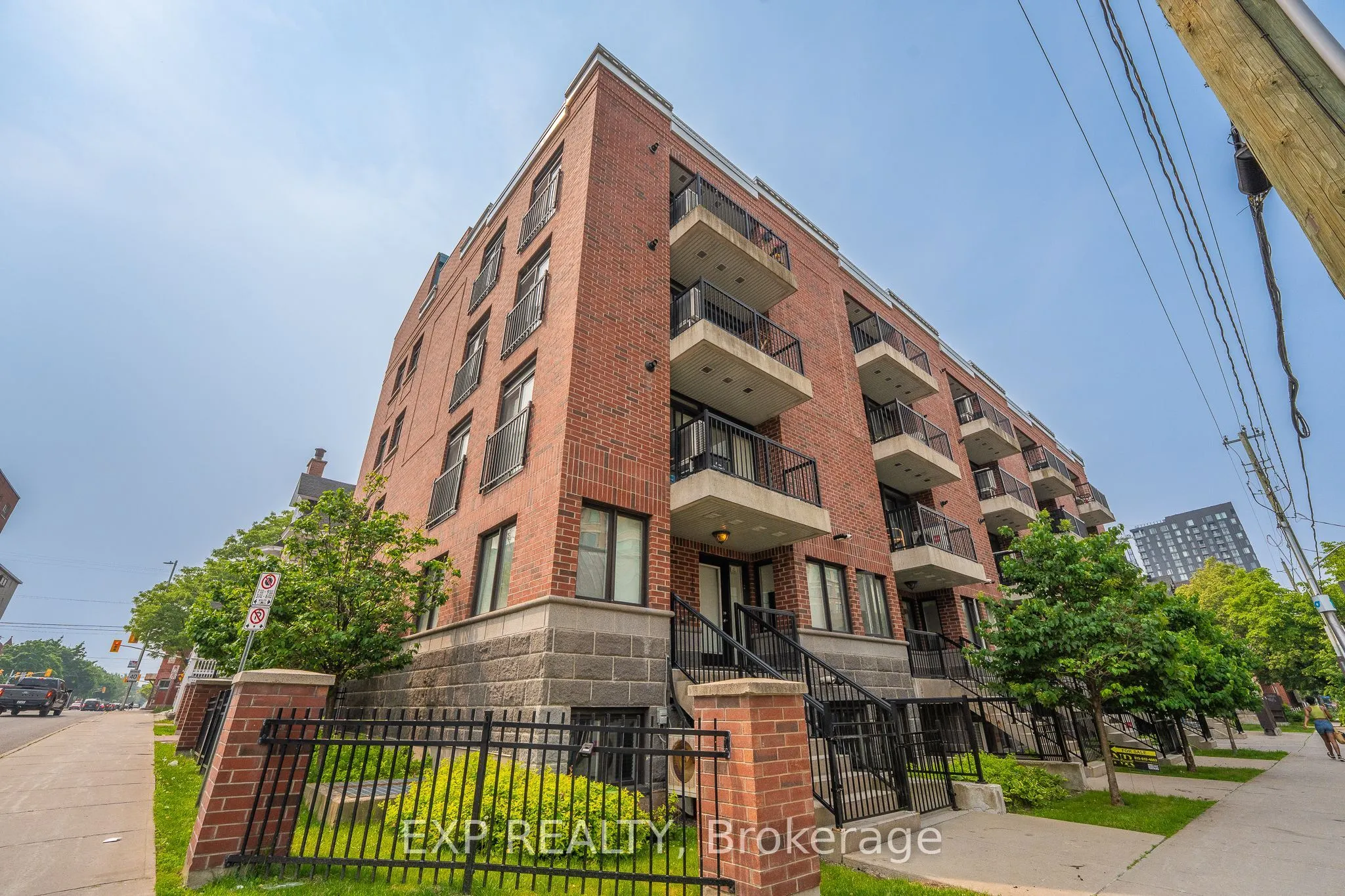 456 King Edward Avenue, #403