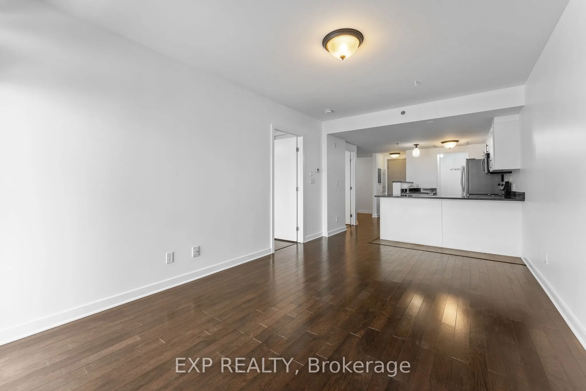 456 King Edward Avenue, #403