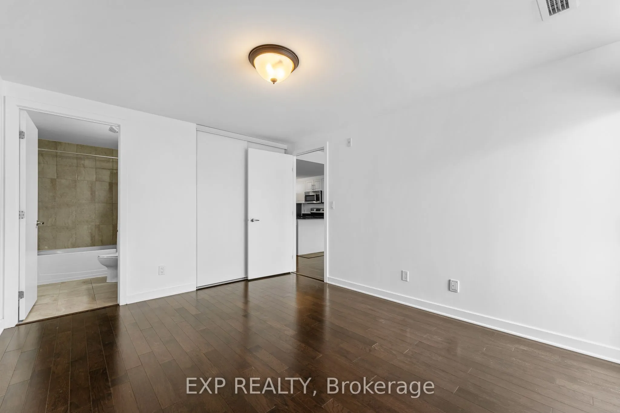 456 King Edward Avenue, #403