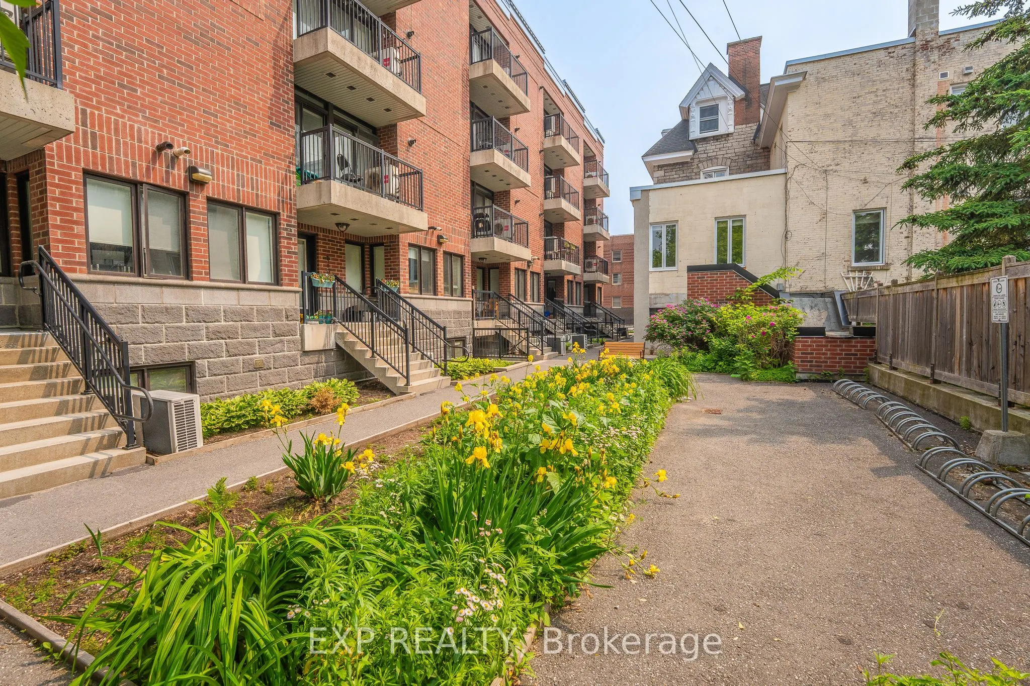456 King Edward Avenue, #403