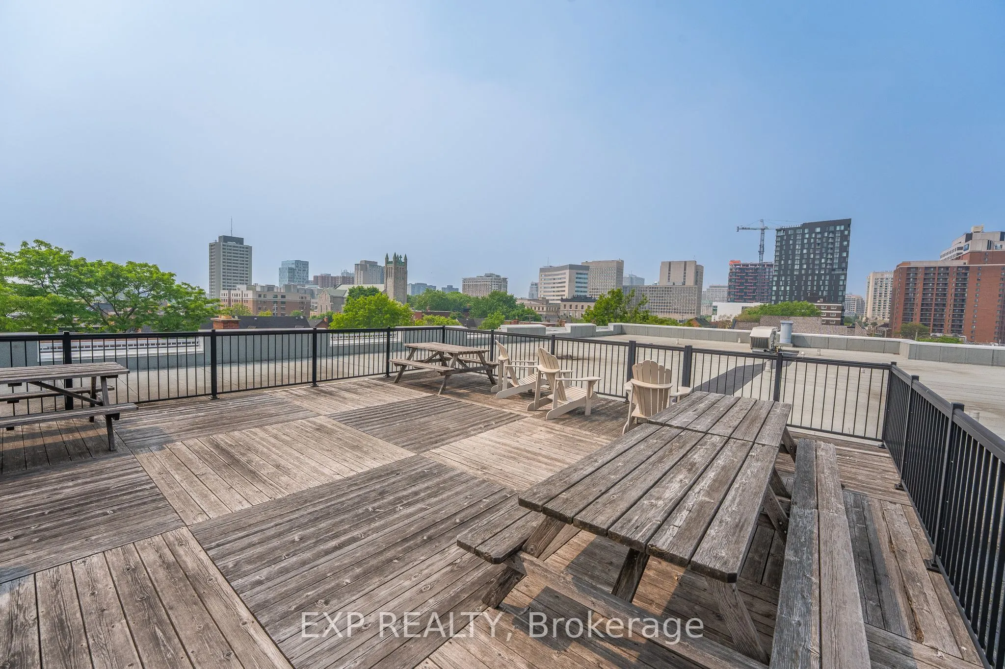 456 King Edward Avenue, #403