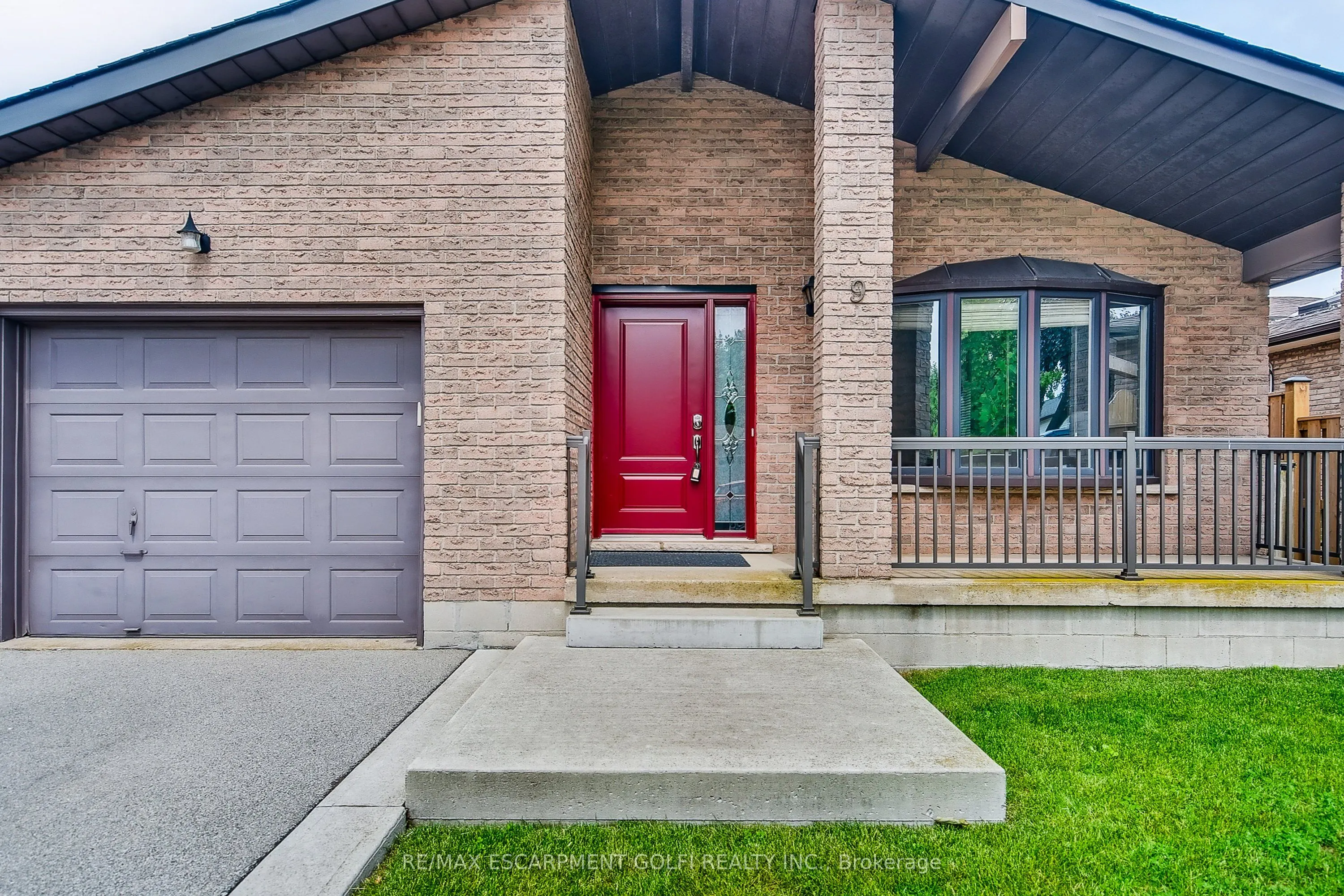 9 Valanna Court
