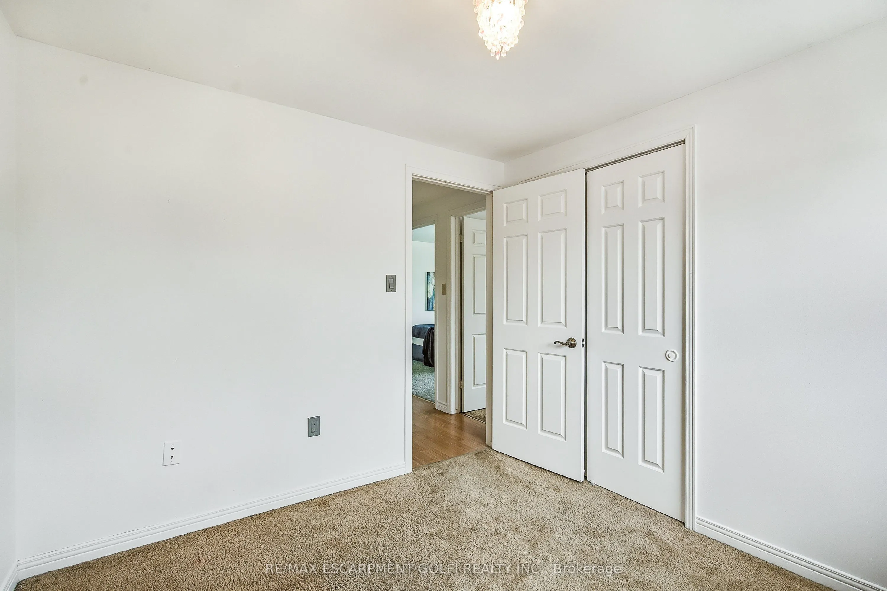 9 Valanna Court