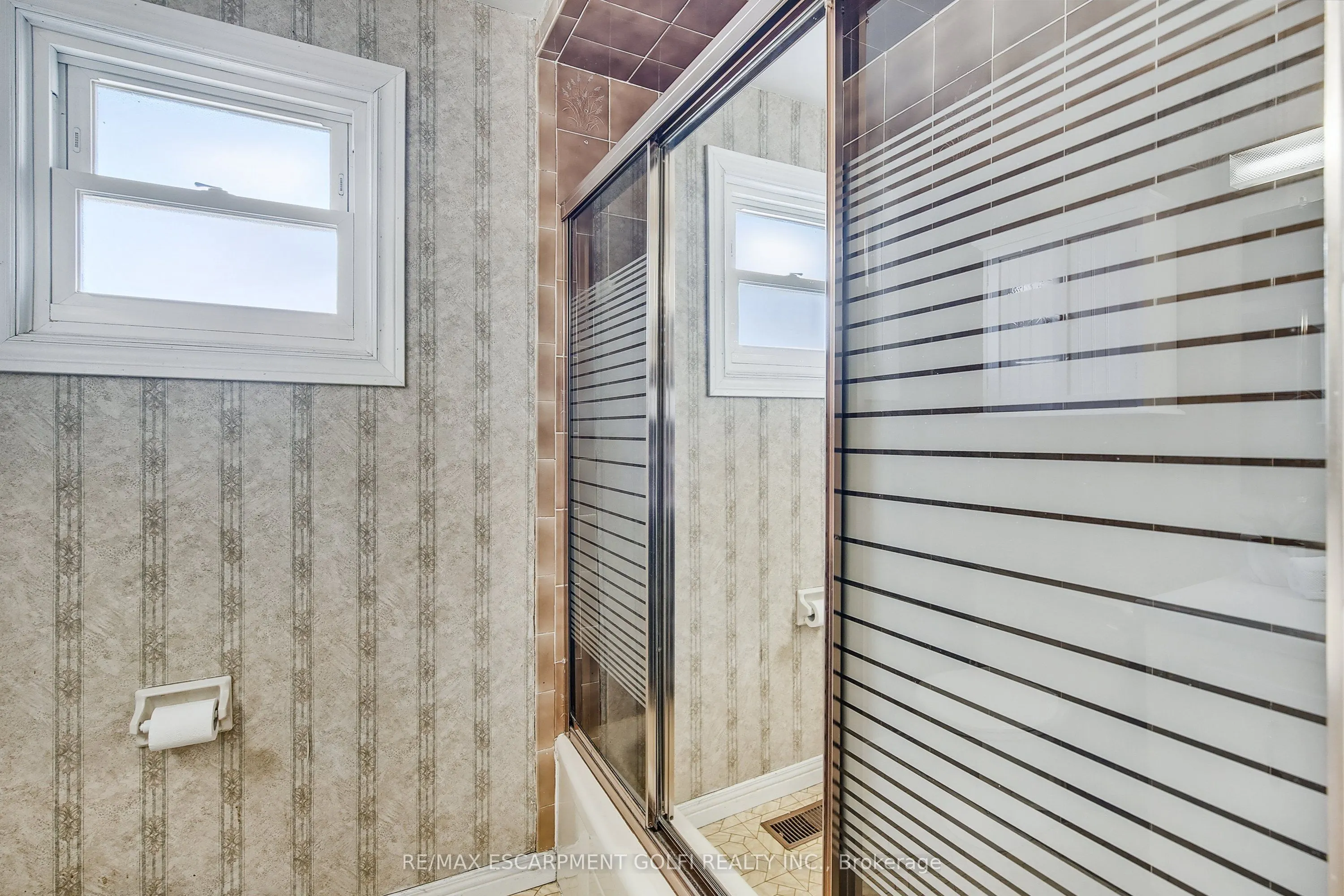 9 Valanna Court