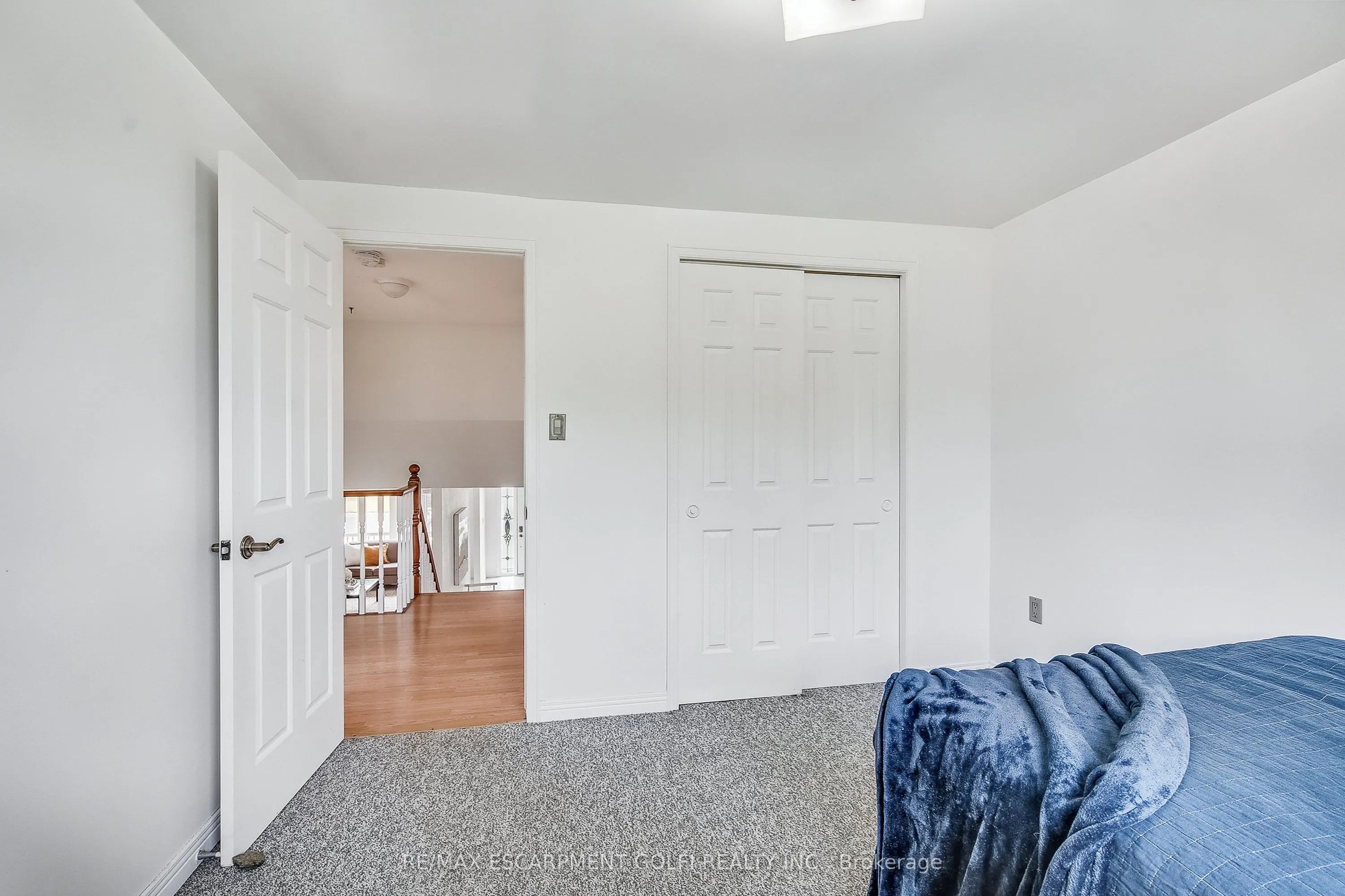 9 Valanna Court