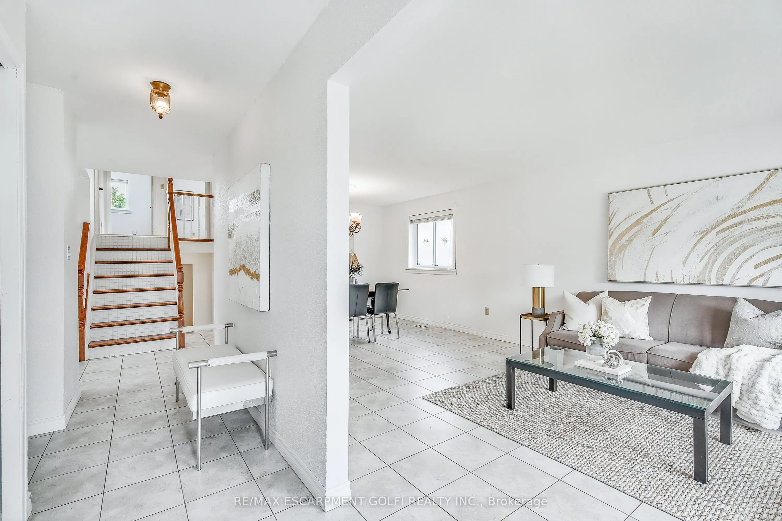 9 Valanna Court