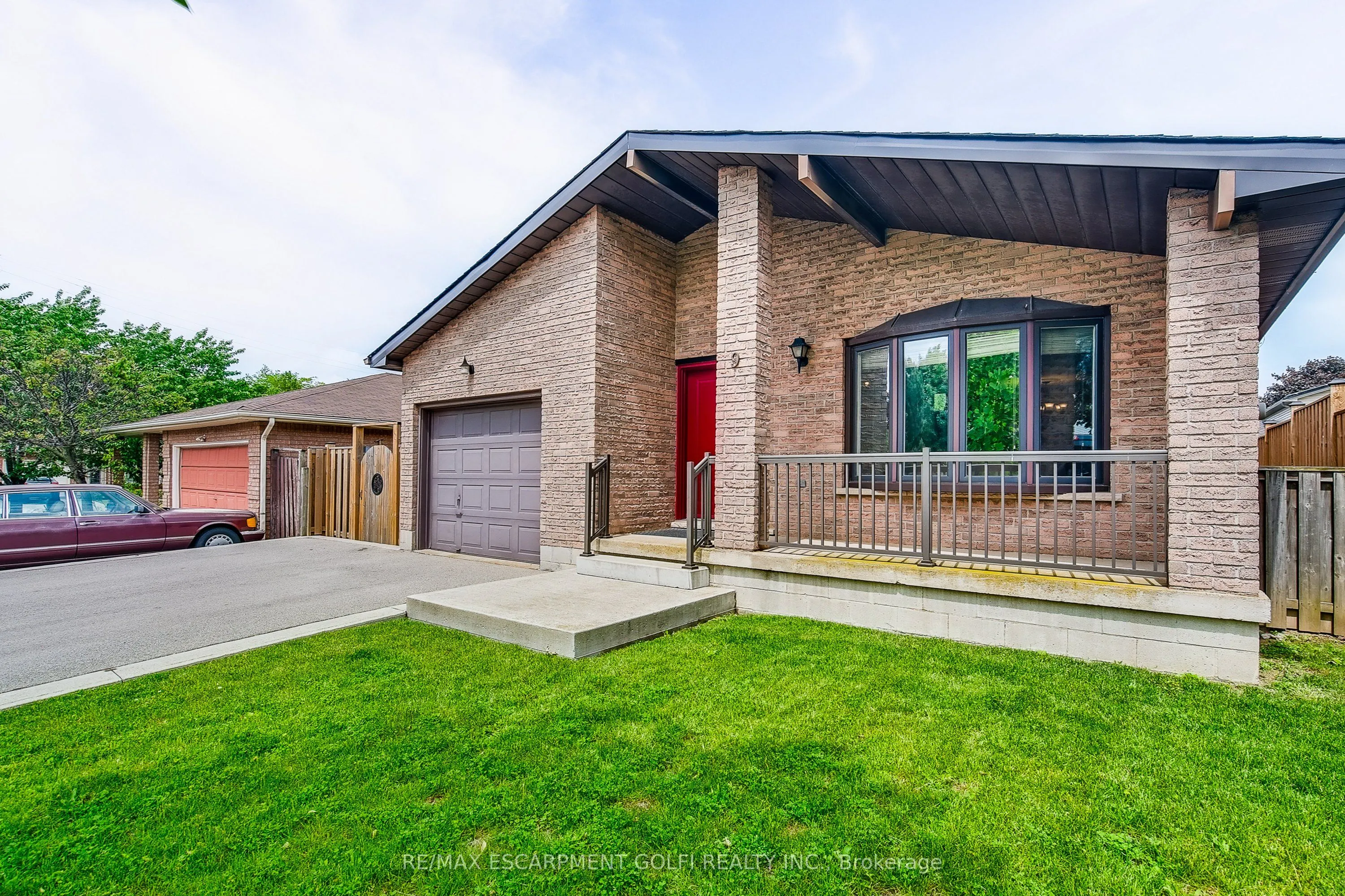 9 Valanna Court