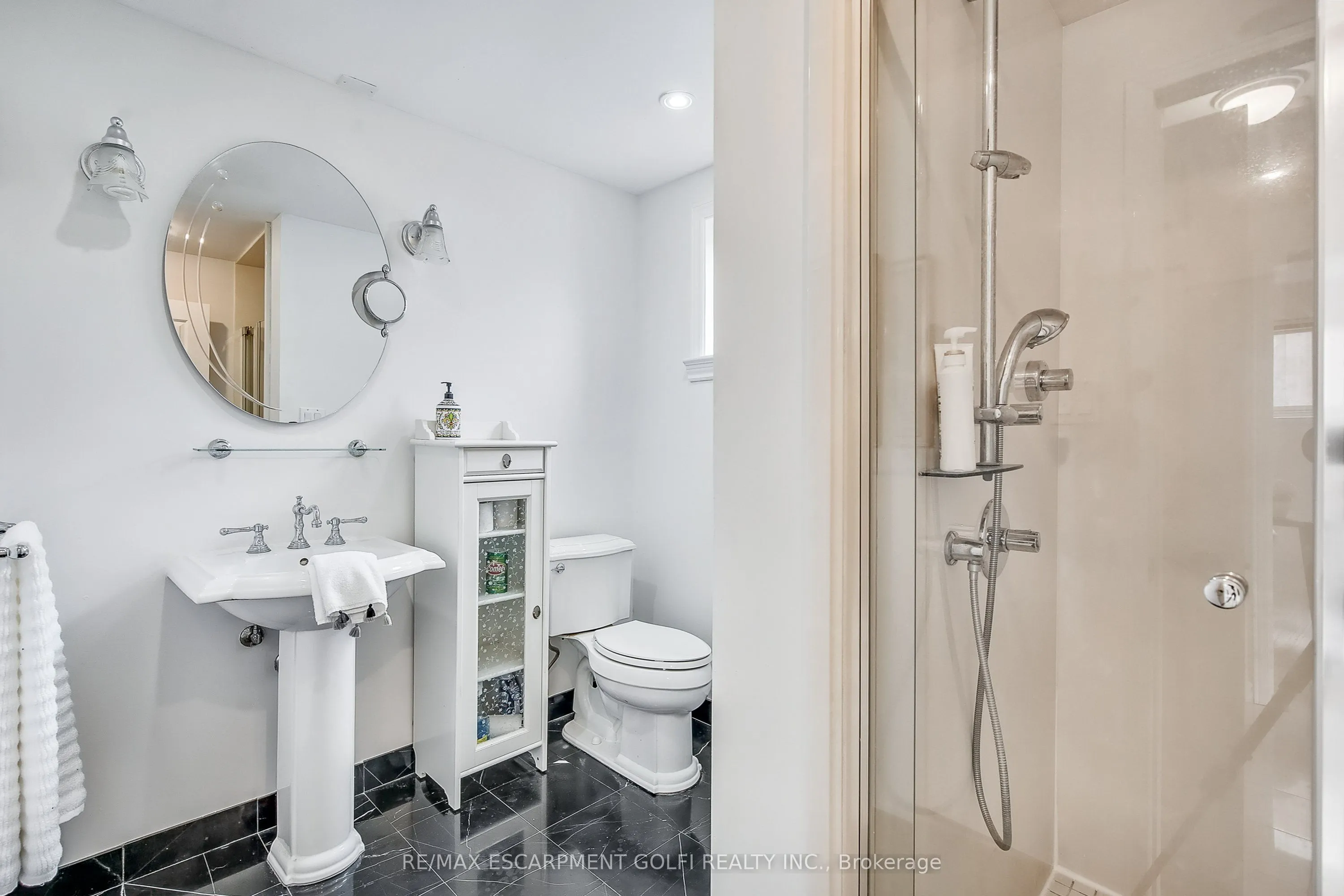 9 Valanna Court